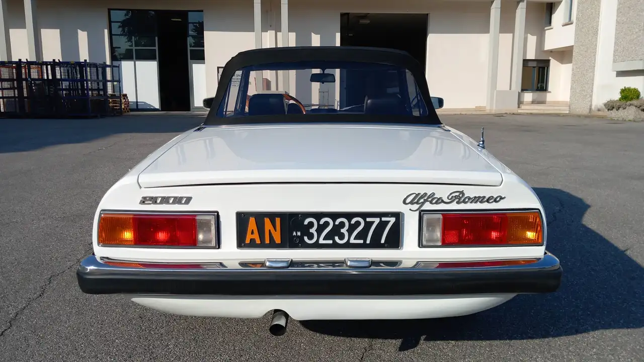 Alfa Romeo Spider 2.0 Veloce Duetto, foto 4