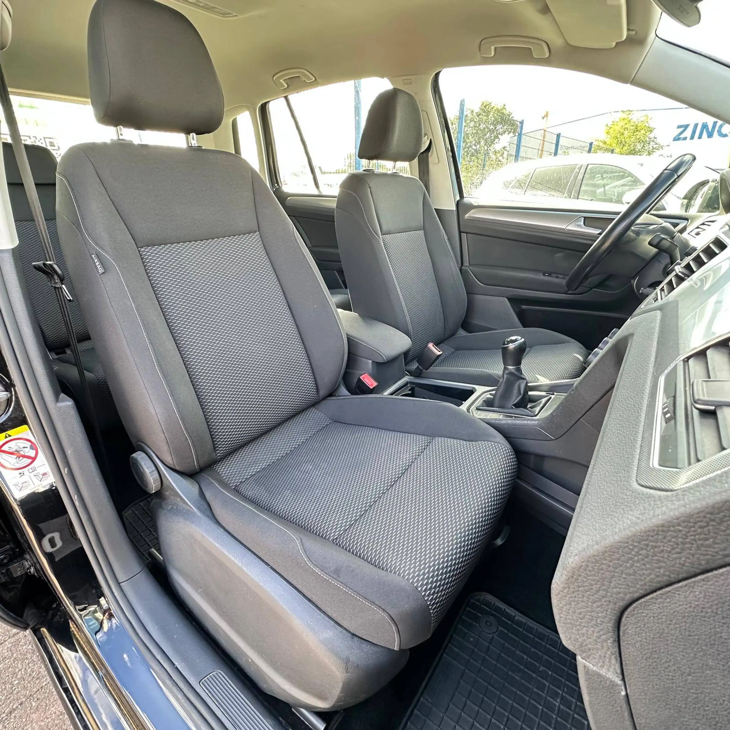 Volkswagen Golf Sportsvan Trendline — photo 9