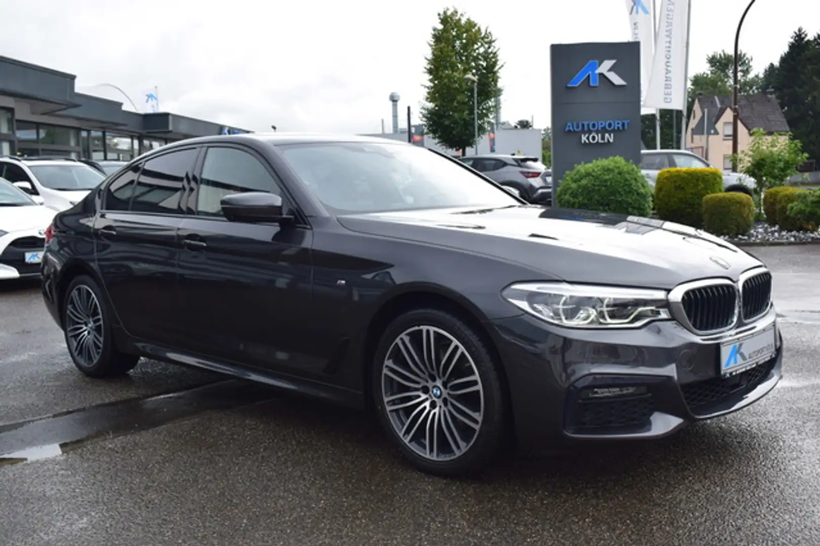 BMW 520 i M Sport Leder*Kamera*Glasdach Zwart - 2