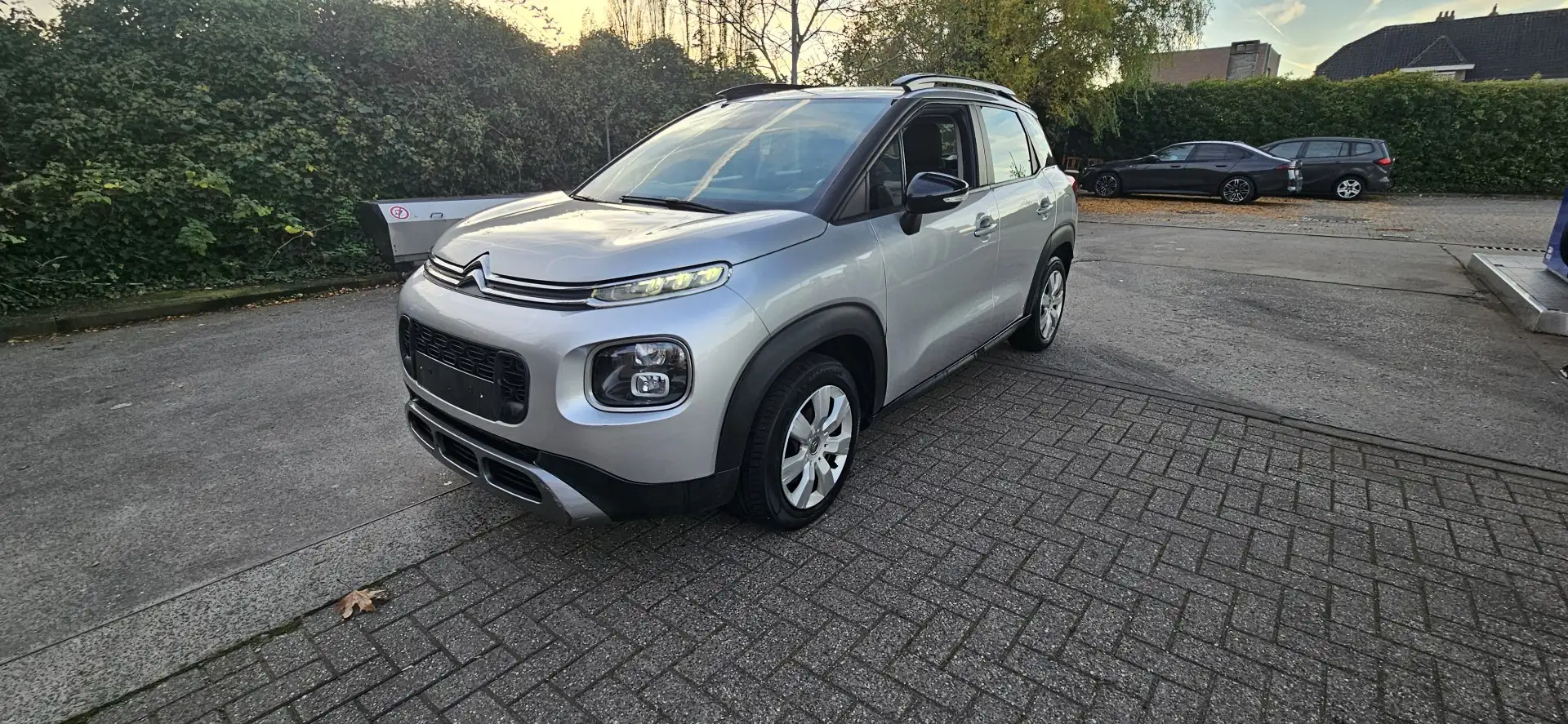 Citroen C3 Aircross BlueHDi 120 S&S EAT6 Shine Business Silber - 1