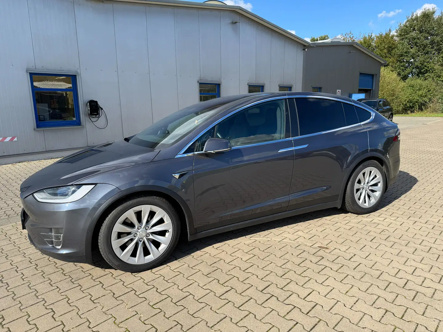 Tesla Model X Long Range Plus / MJ2021 / FSD / AHK / Premium Grau - 1