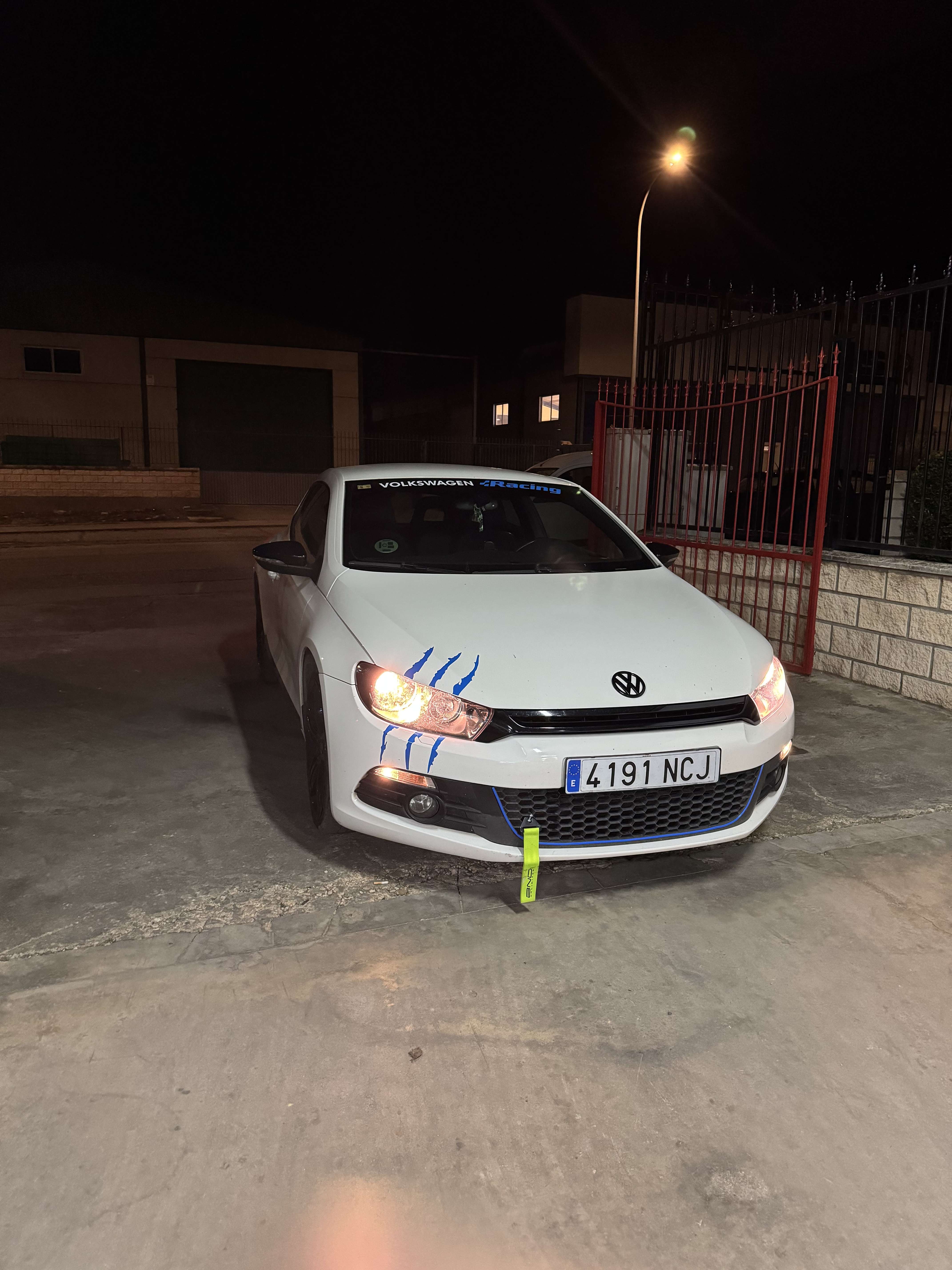 Volkswagen Scirocco 1.4 TSI 160 - foto 1