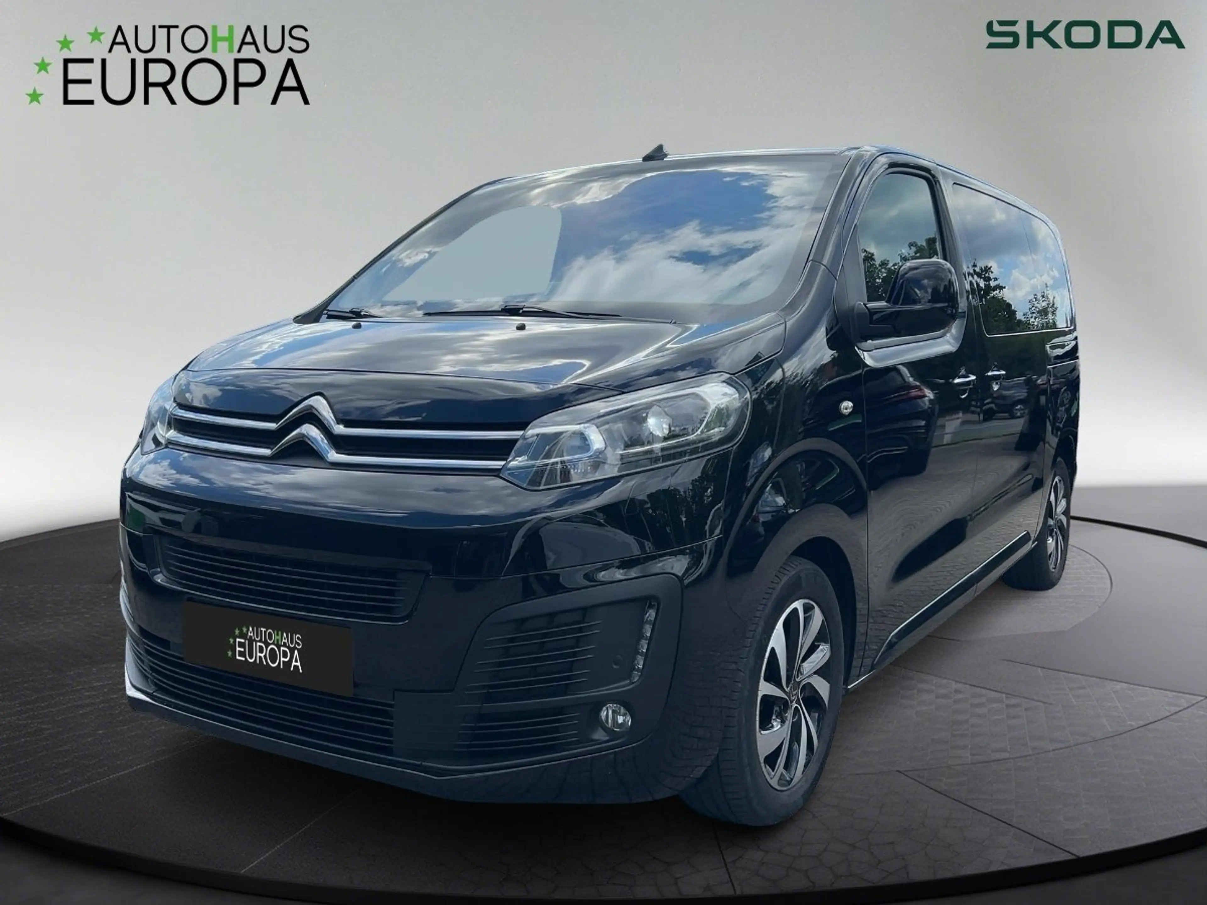 Citroen Spacetourer 2.0 Aut. BlueHDi AHK KlimaA Leder Navi Pano Kam SH