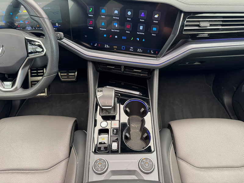 Volkswagen Touareg R-LINE 3.0 TDI DSG+AHK+PANO+KAMERA+STHZ+MATRIX+... — photo 8