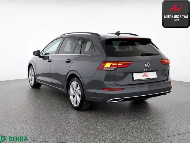 Volkswagen Golf view 3