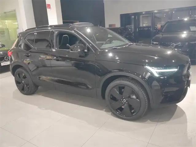 Volvo EX40 Extended Range Plus Black Edition Ansicht 20