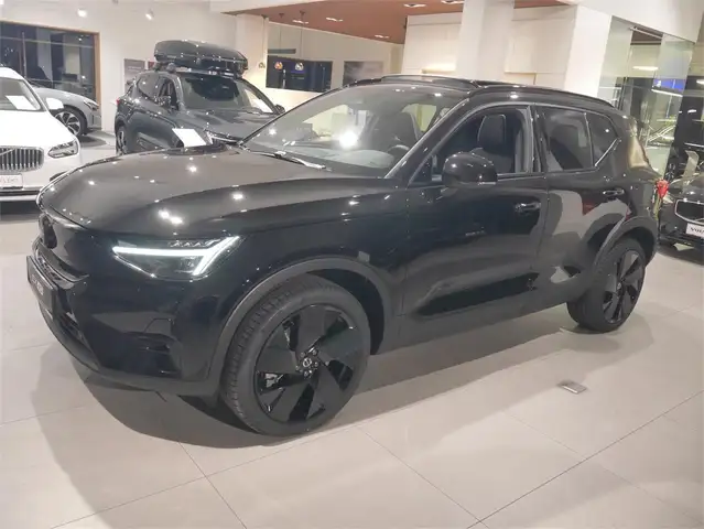 Volvo EX40 Extended Range Plus Black Edition Ansicht 2