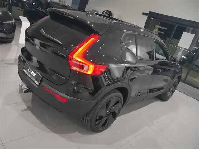 Volvo EX40 Extended Range Plus Black Edition Ansicht 21