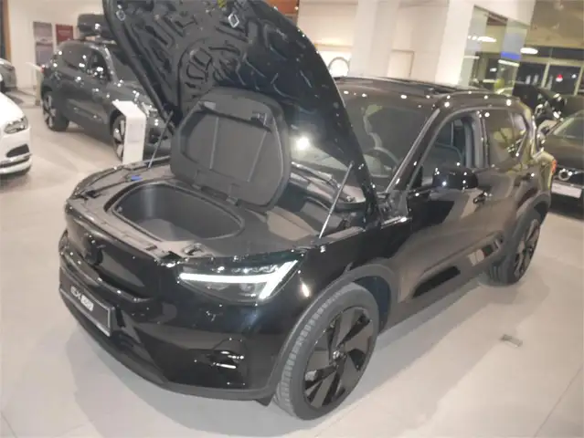 Volvo EX40 Extended Range Plus Black Edition Ansicht 18