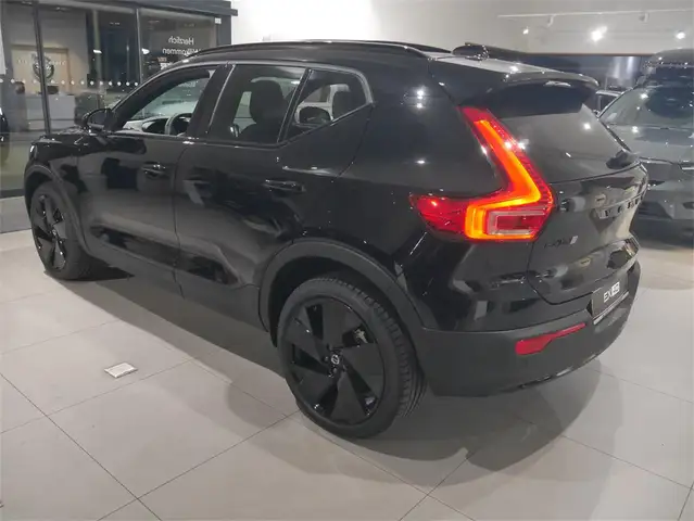 Volvo EX40 Extended Range Plus Black Edition Ansicht 5