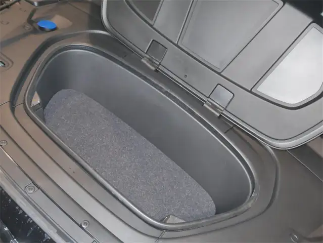 Volvo EX40 Extended Range Plus Black Edition Ansicht 19