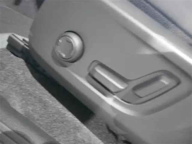 Volvo EX40 Extended Range Plus Black Edition Ansicht 15