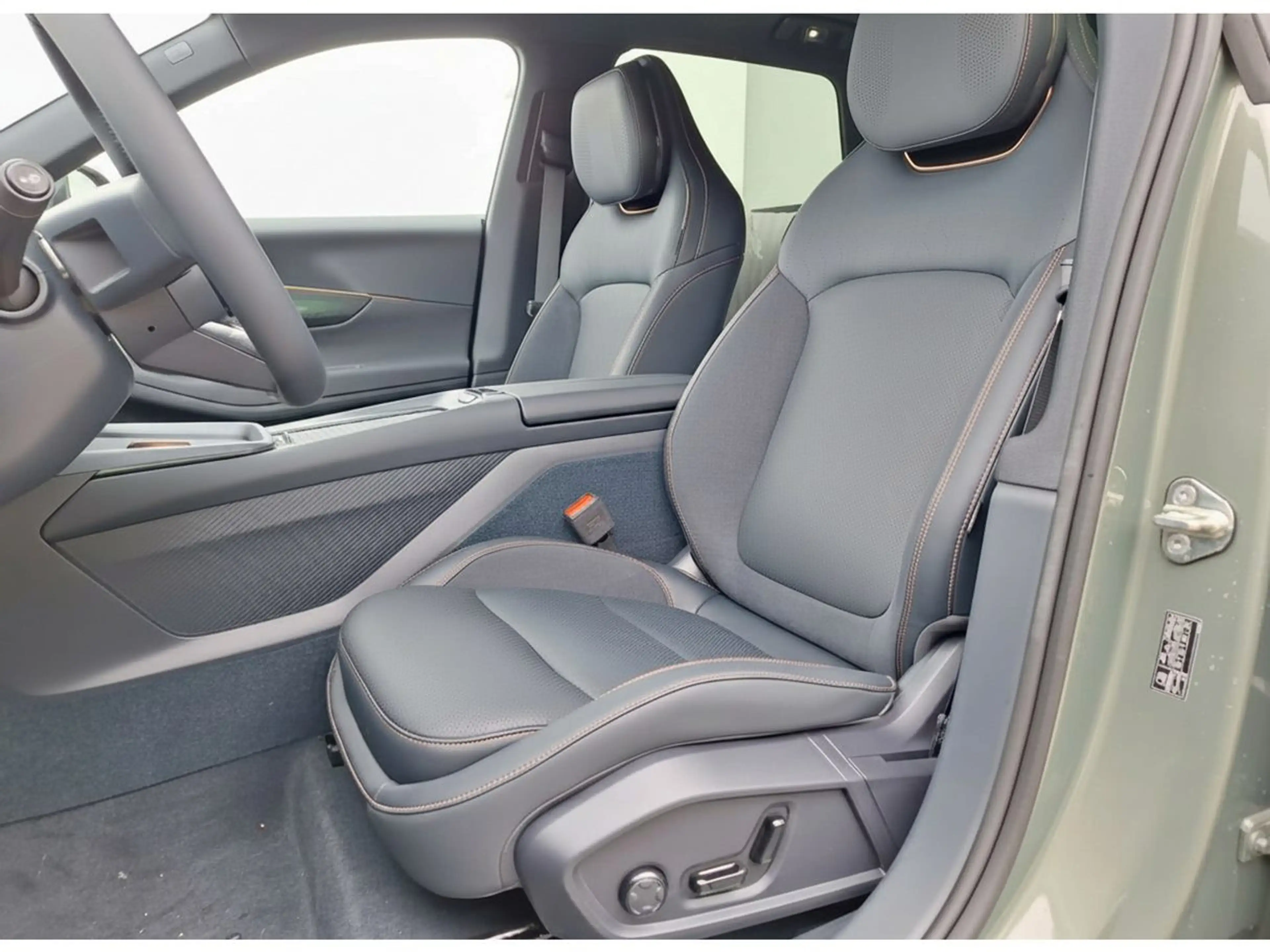 Lynk & Co 08 1.5 More PHEV 200KM RANGE / PANORAMADAK / HARMAN-K — photo 3