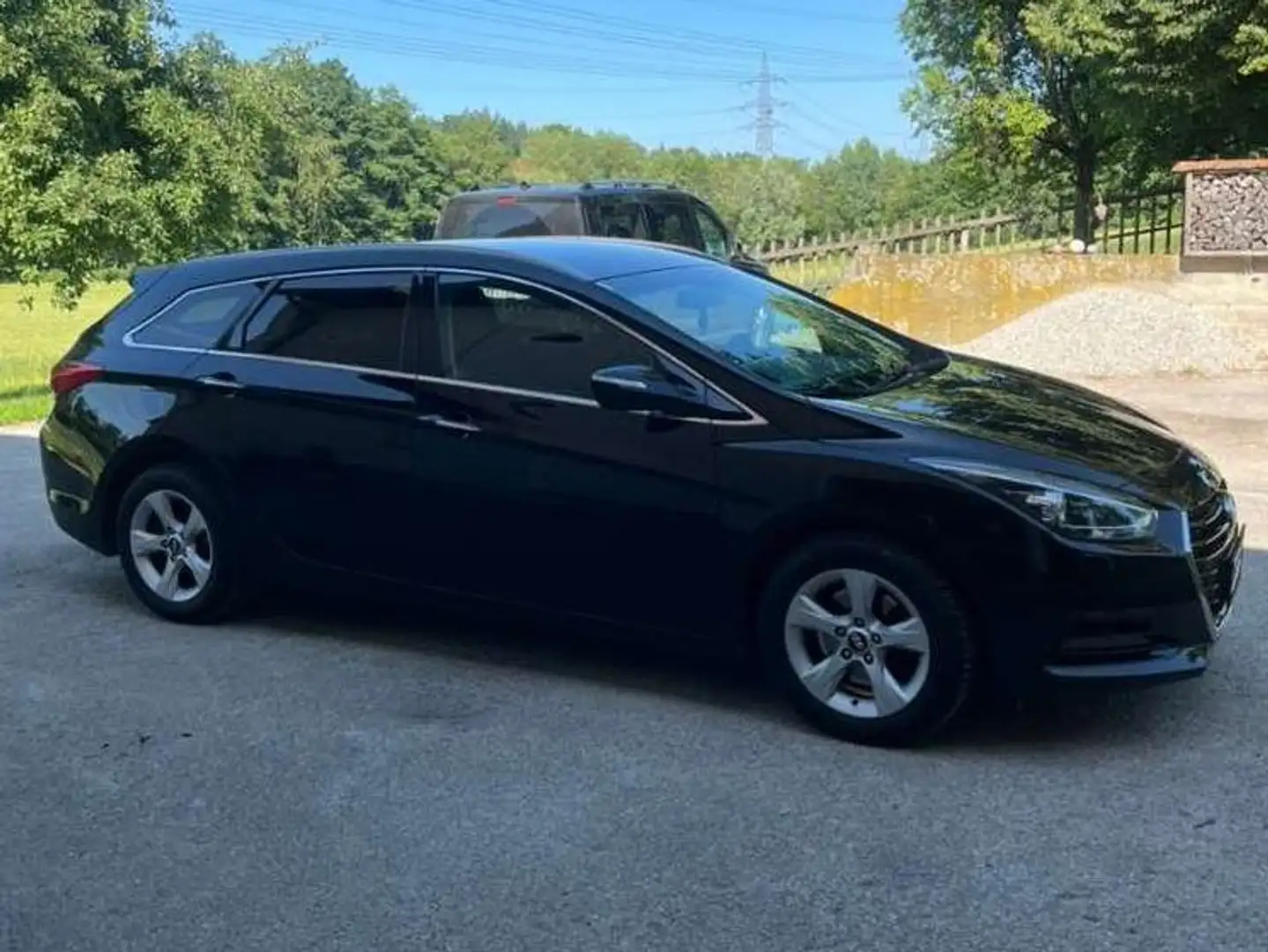 Hyundai i40 i40 Premium 1,7 CRDi Start/Stopp Premium Schwarz - 2