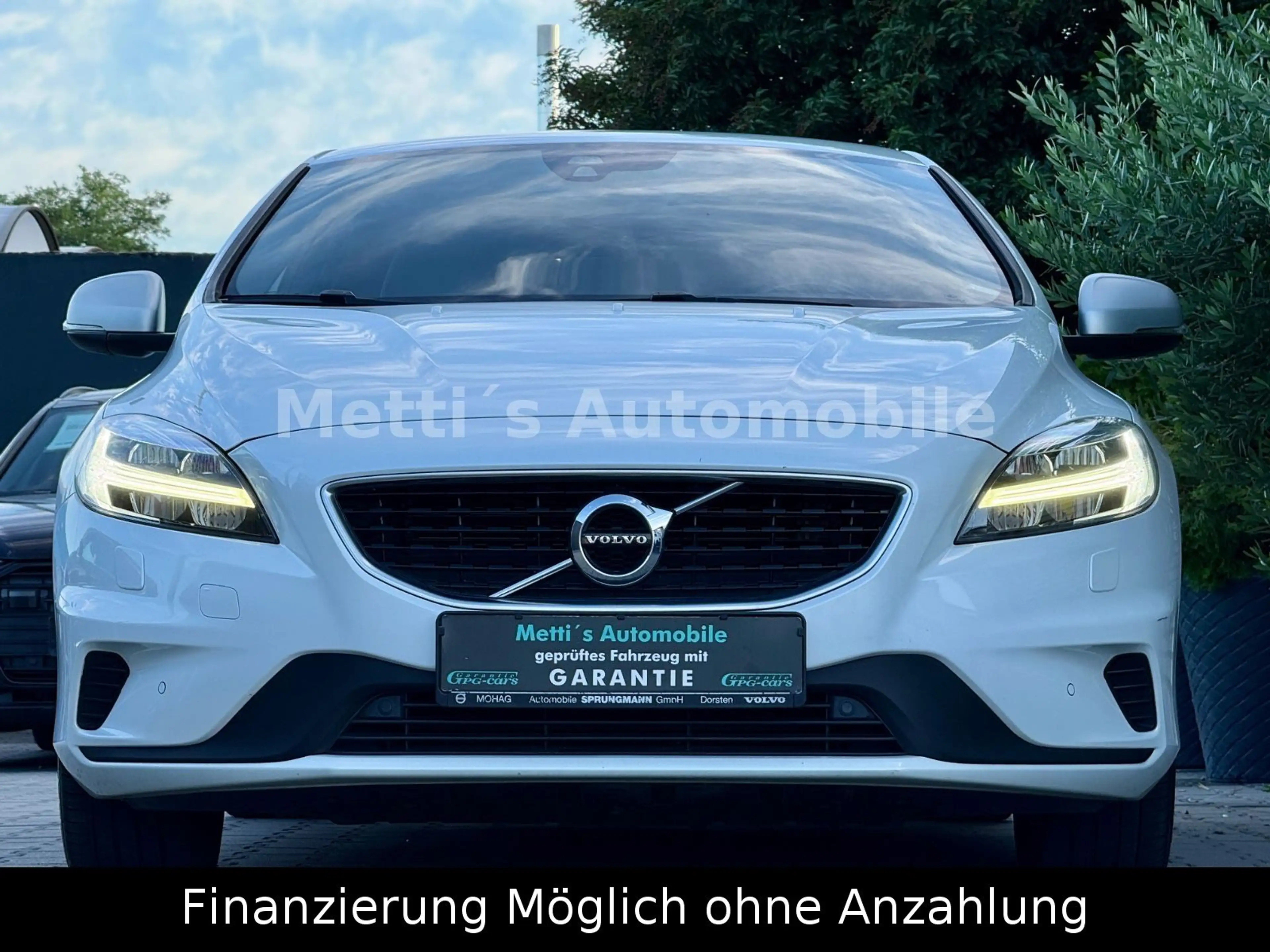 Volvo V40 D3 2.0D R-Design/LED/Navi/Top — photo 4
