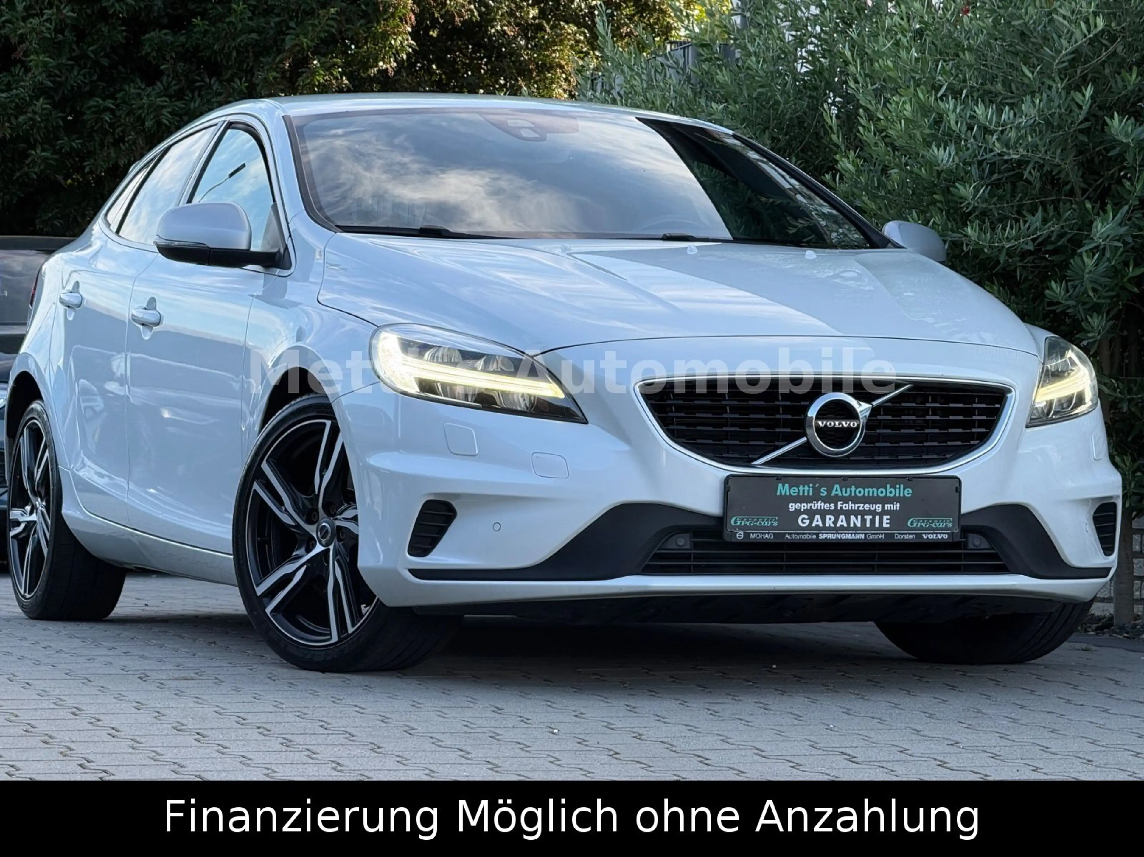 Volvo V40 D3 2.0D R-Design/LED/Navi/Top — photo 2