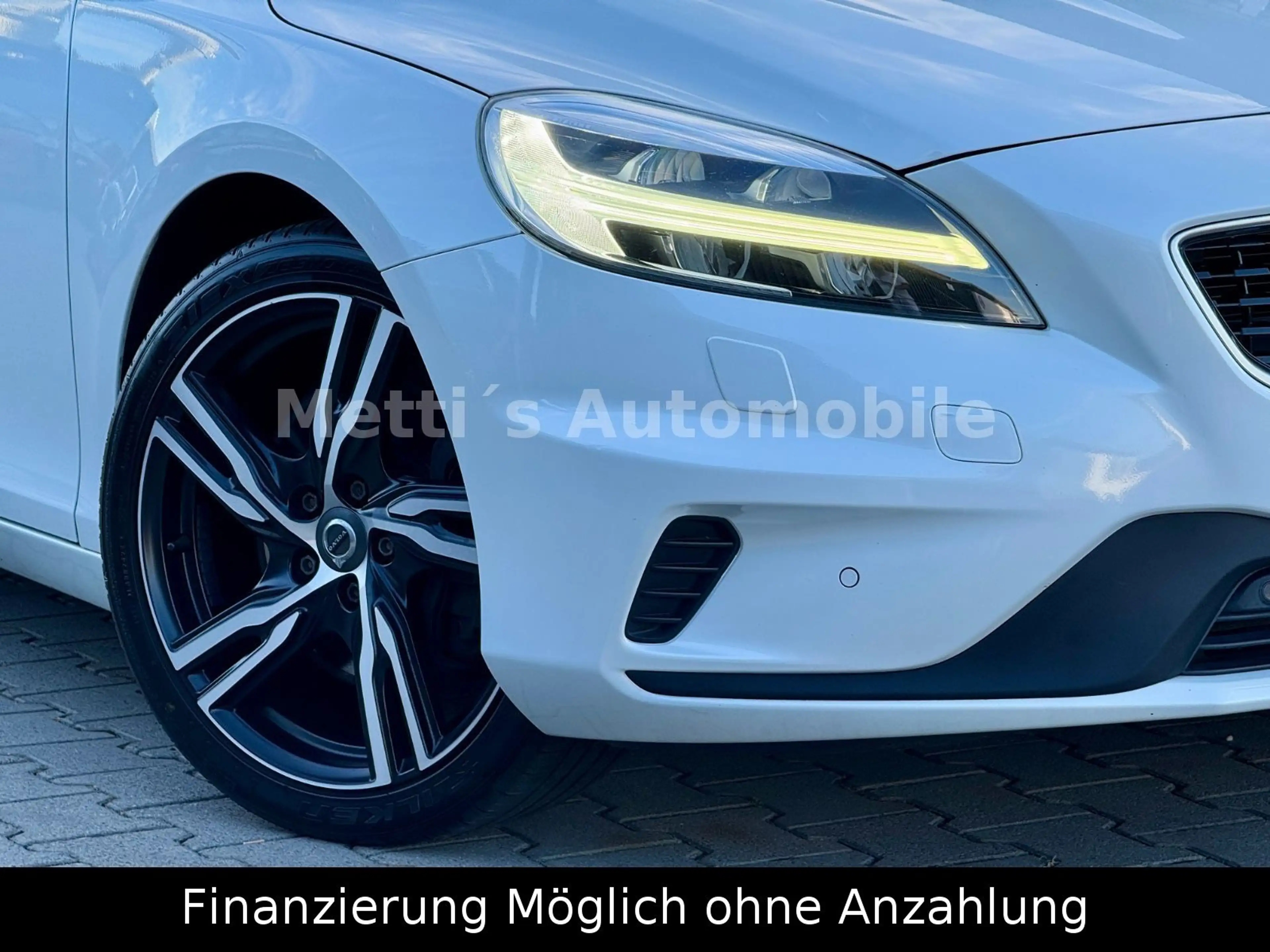 Volvo V40 D3 2.0D R-Design/LED/Navi/Top — photo 3