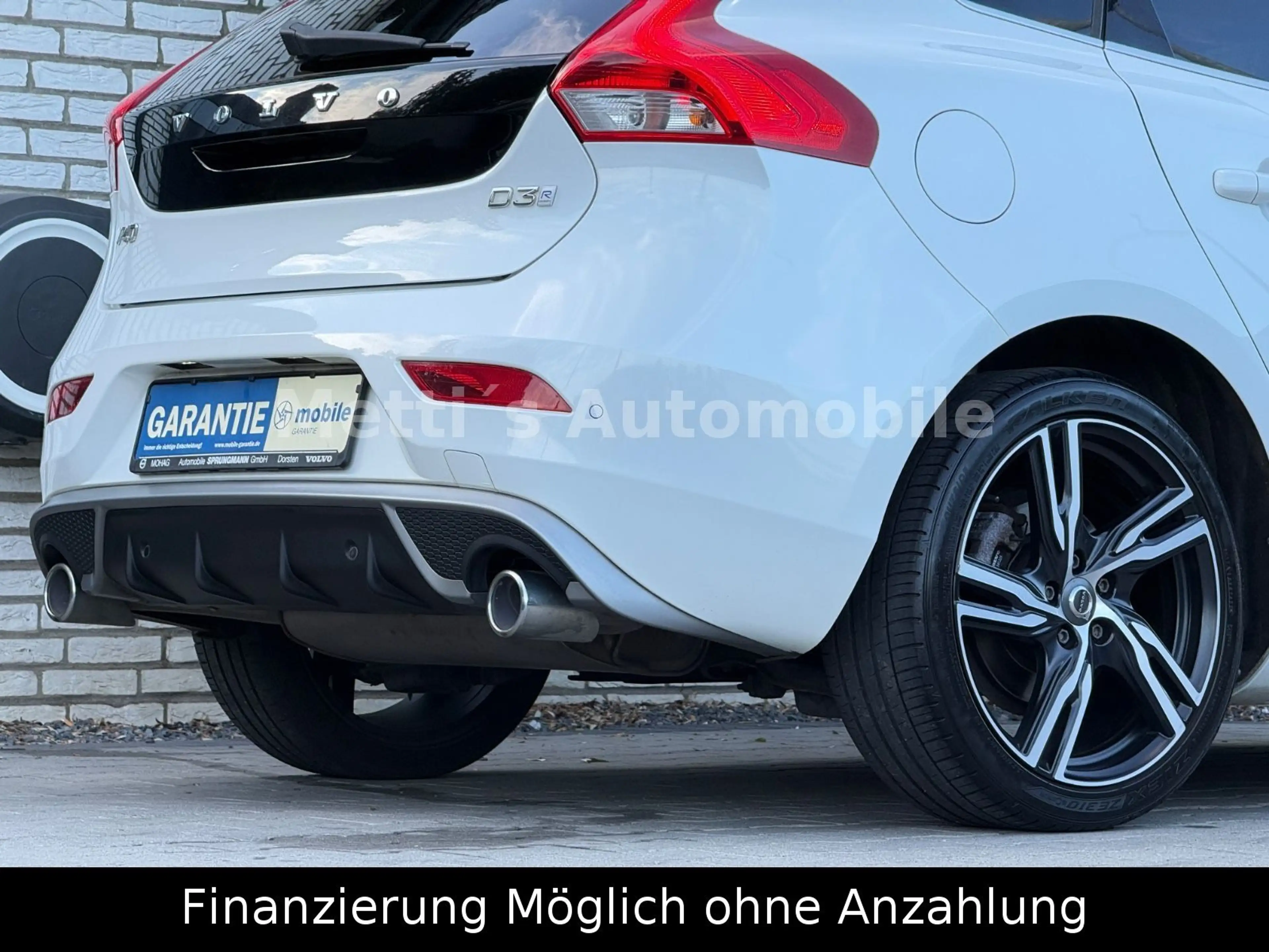 Volvo V40 D3 2.0D R-Design/LED/Navi/Top — photo 9