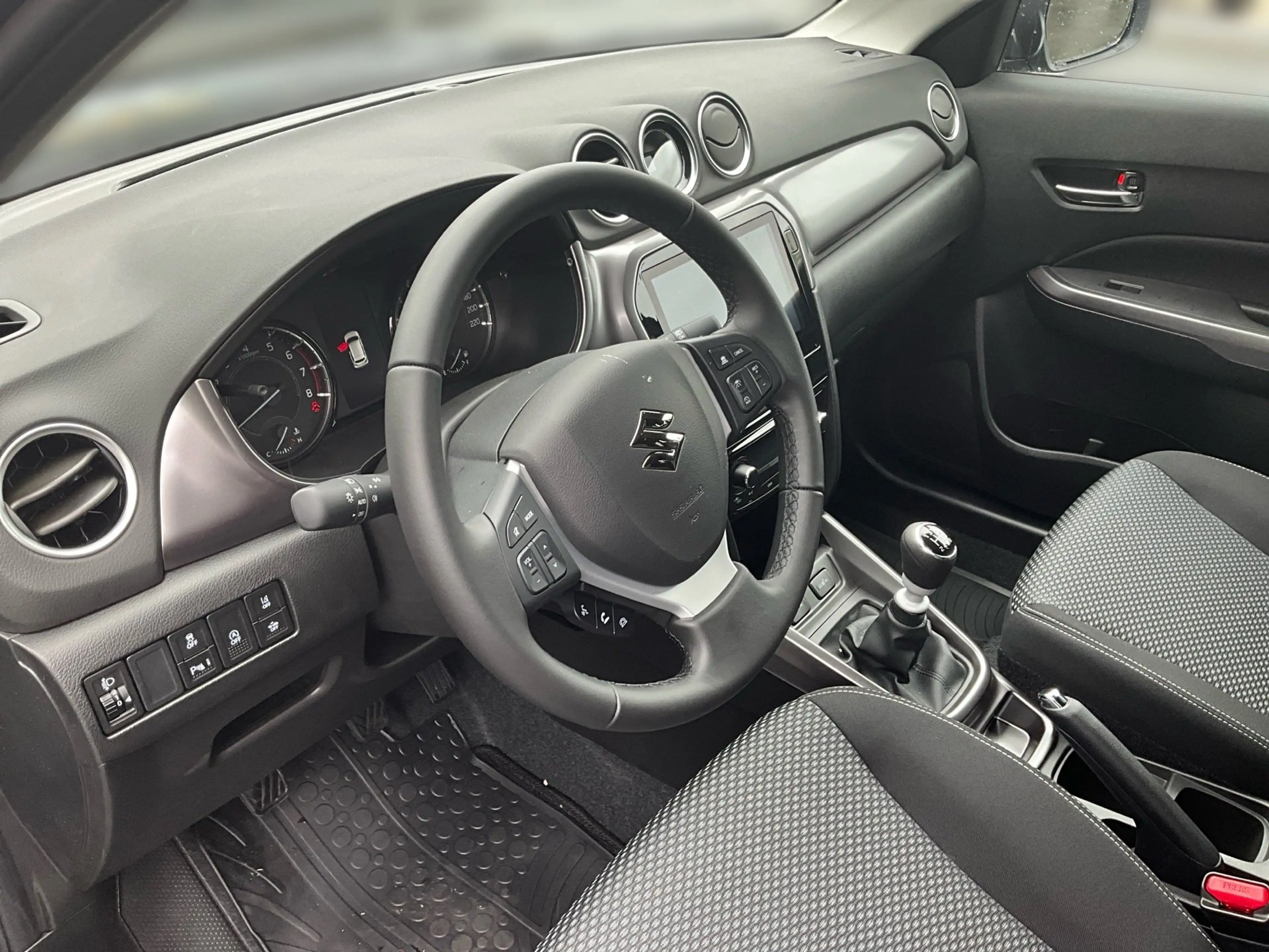 Suzuki Vitara shine — photo 12