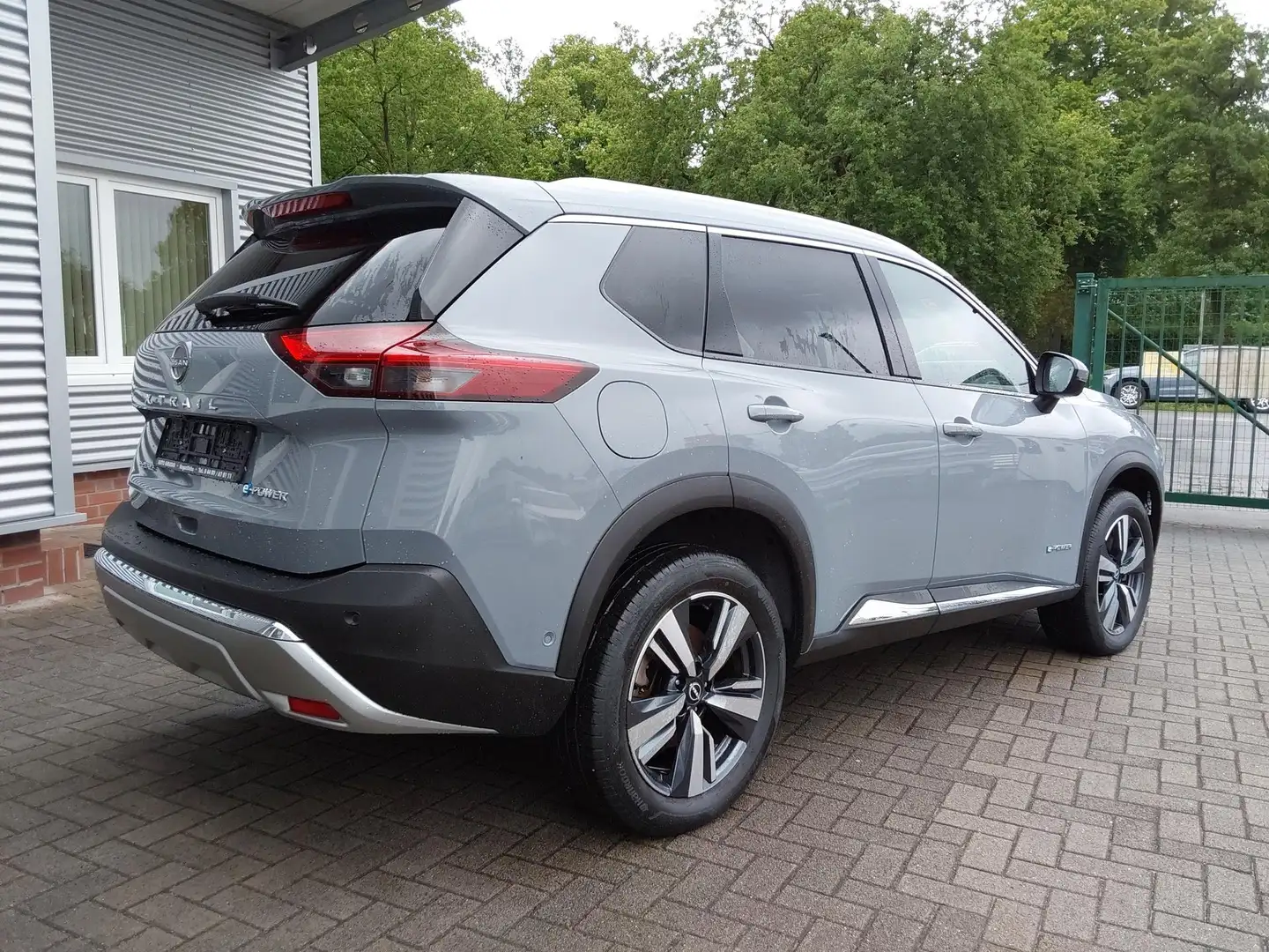 Nissan X-Trail e-POWER 4x4 e-4ORCE Tekna ACC/APP/LED/PDC/SHZ 1... Grijs - 2