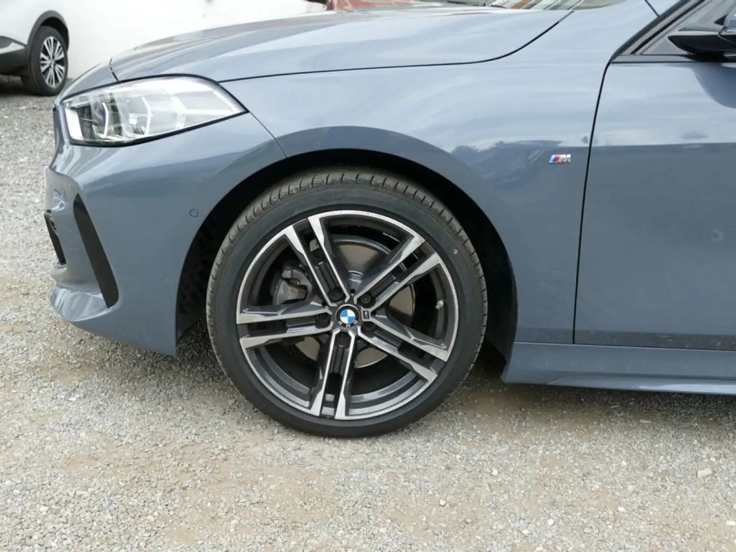 BMW 118 SERIE F40 118 i 136 Ch PACK M DKG7 TOIT OUVRANT Gris - 2