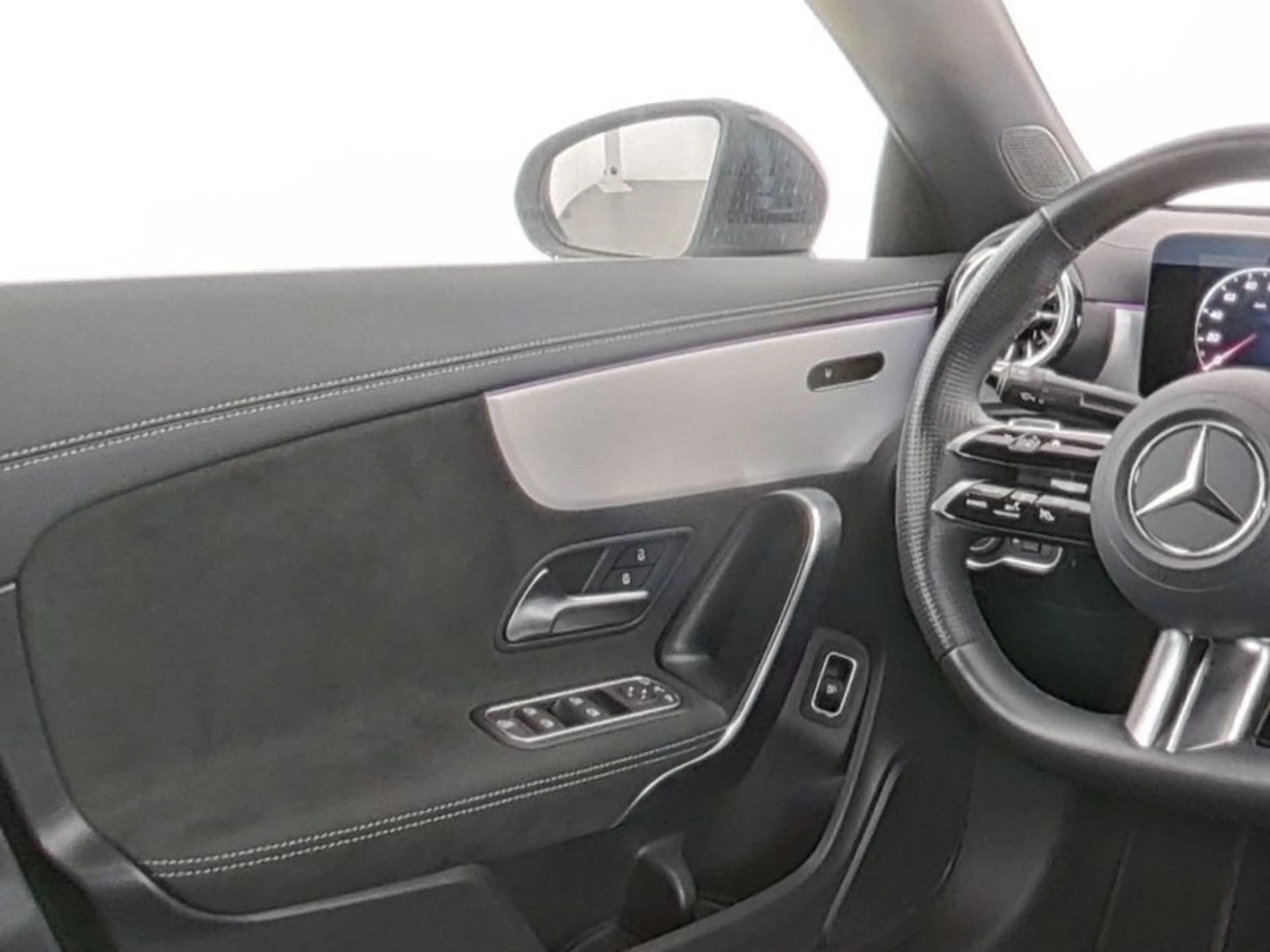 Mercedes-Benz CLA 220 4Matic Special Night Pano 360 DIS M-Beam — photo 9