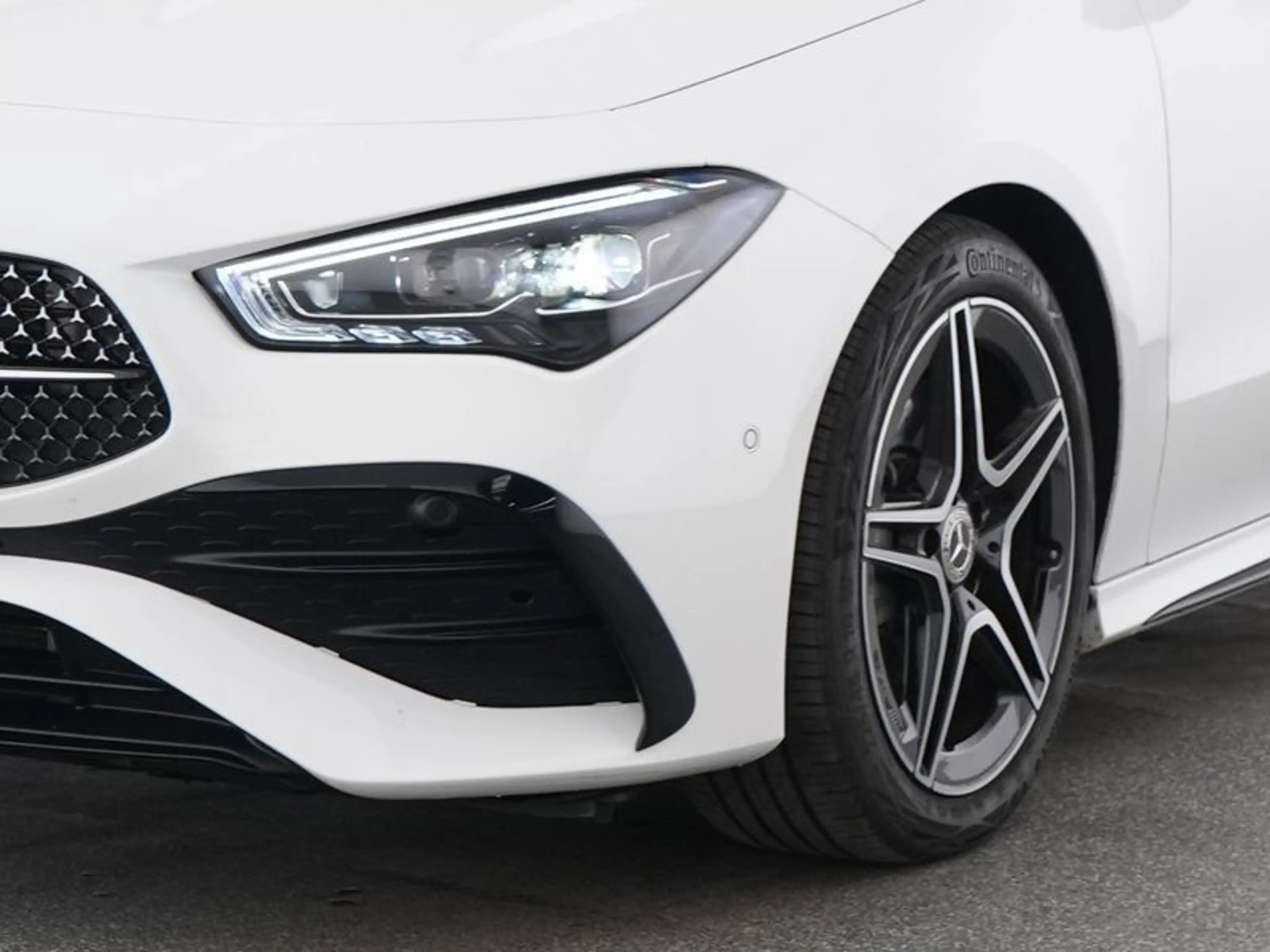 Mercedes-Benz CLA 220 4Matic Special Night Pano 360 DIS M-Beam — photo 6