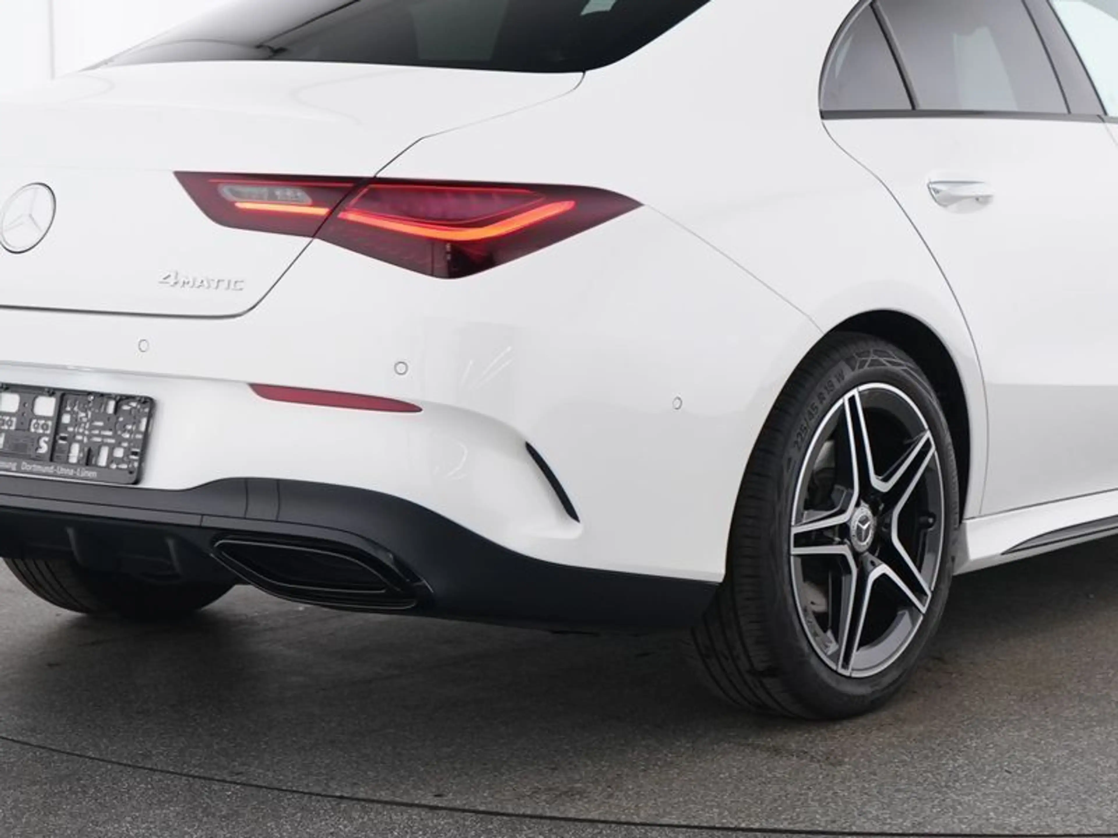 Mercedes-Benz CLA 220 4Matic Special Night Pano 360 DIS M-Beam — photo 4