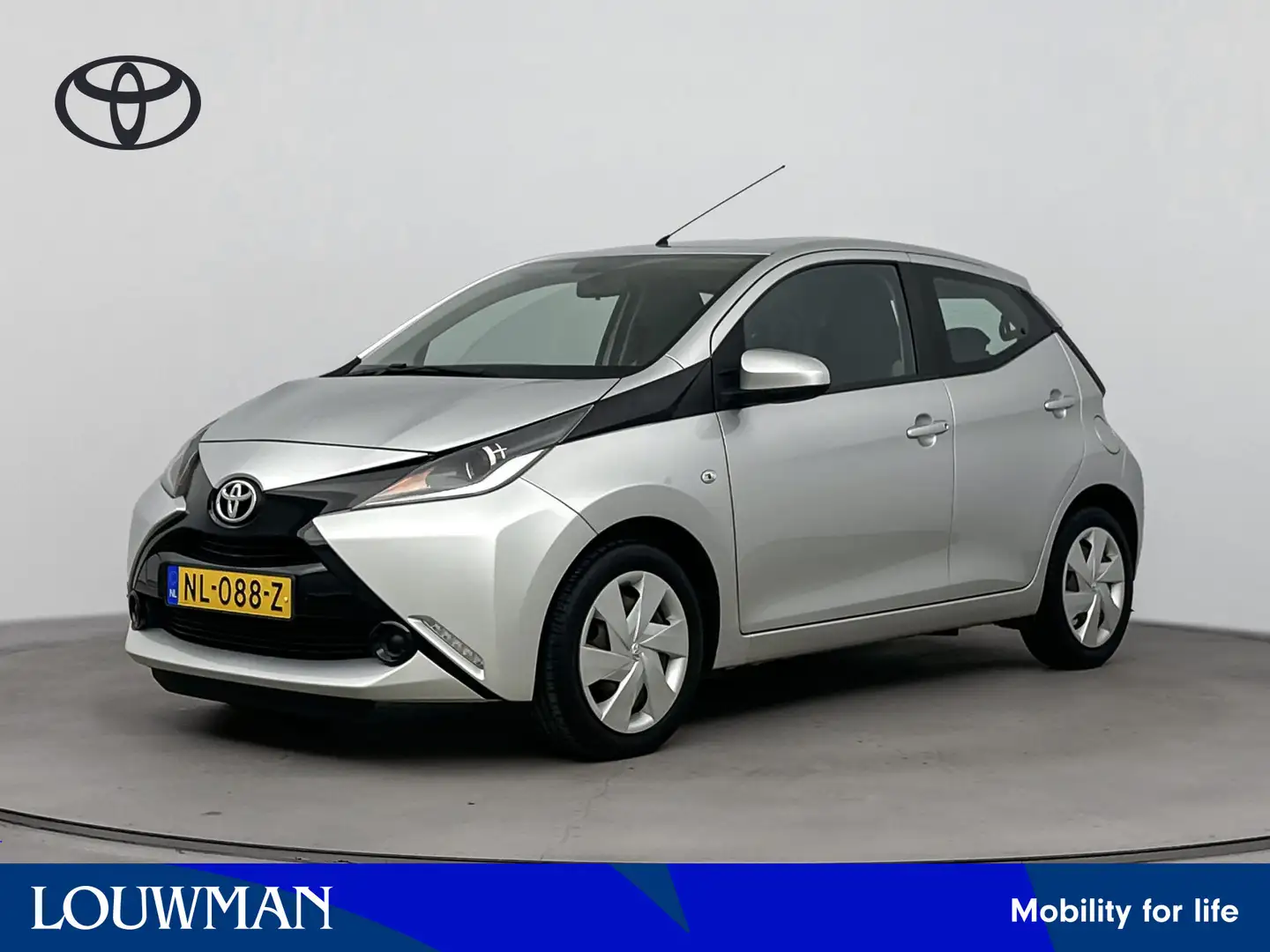 Toyota Aygo 1.0 VVT-i x-play Limited 5-Drs | Airco | Metallic Grijs - 1