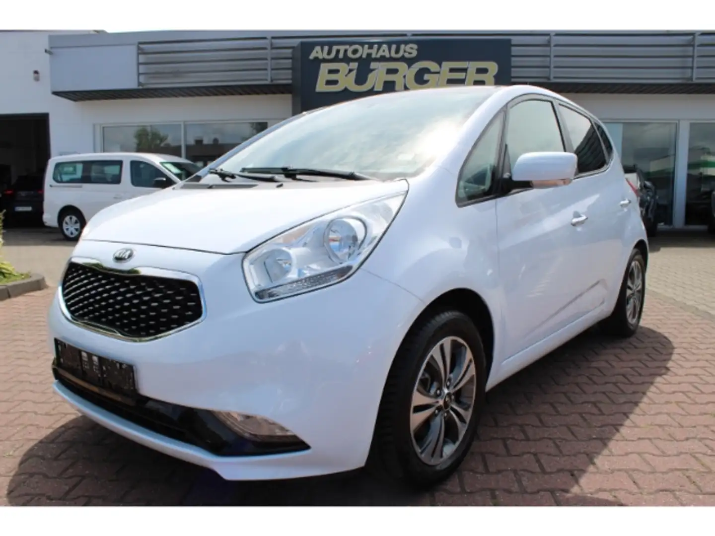 Kia Venga Dream Team 1.6 CVVT El. Panodach Kamera Klimaautom Weiß - 1