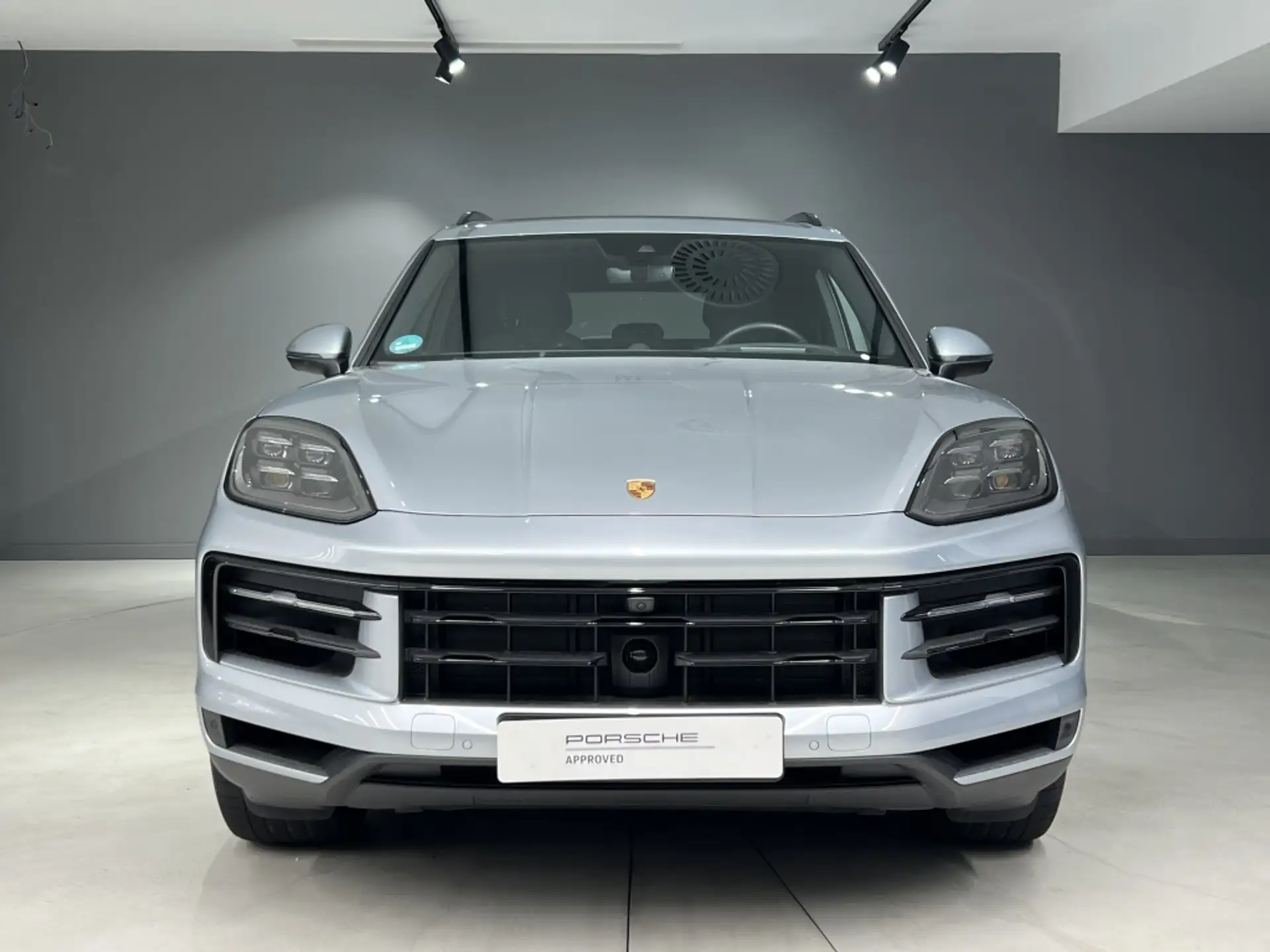 Porsche Cayenne S E-Hybrid 2025 은색 사진 8