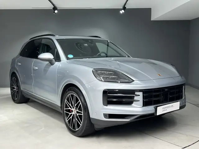 Porsche Cayenne view 7