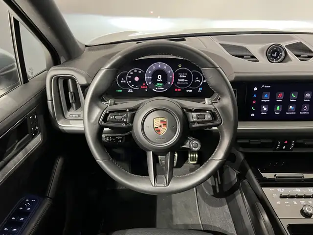 Porsche Cayenne view 23