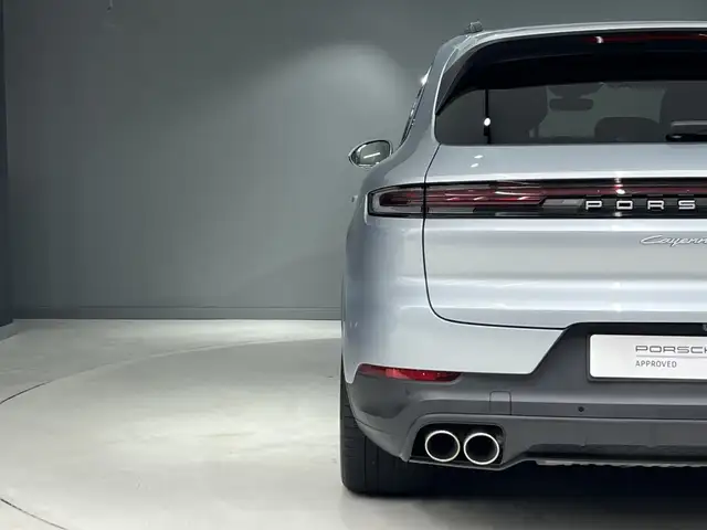 Porsche Cayenne view 20