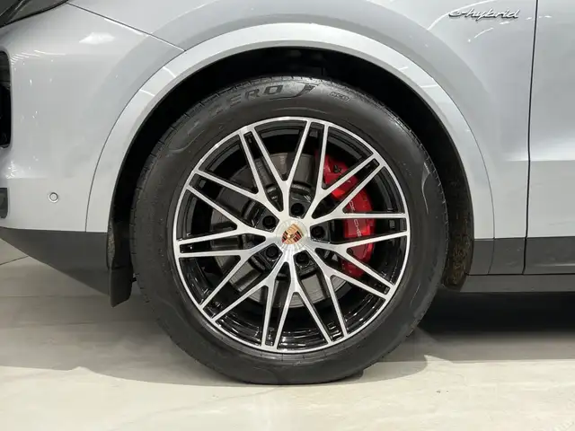 Porsche Cayenne view 10