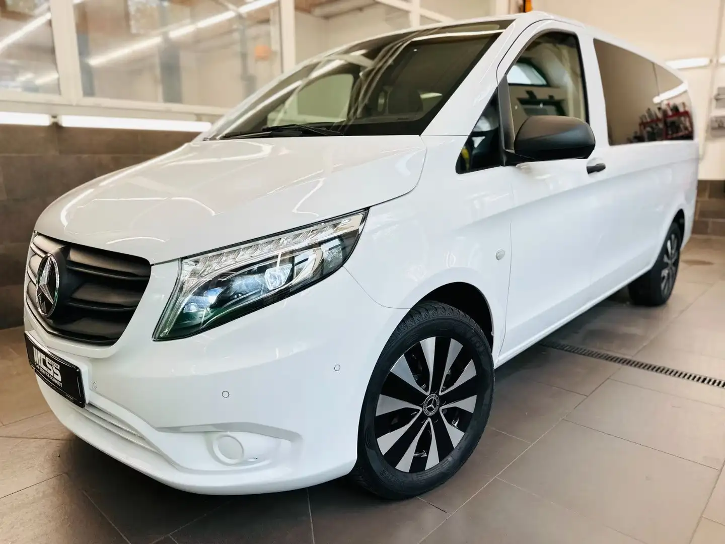 Mercedes-Benz Vito Tourer Pro lang Automatik Standhzg LED AHK Blanco - 1
