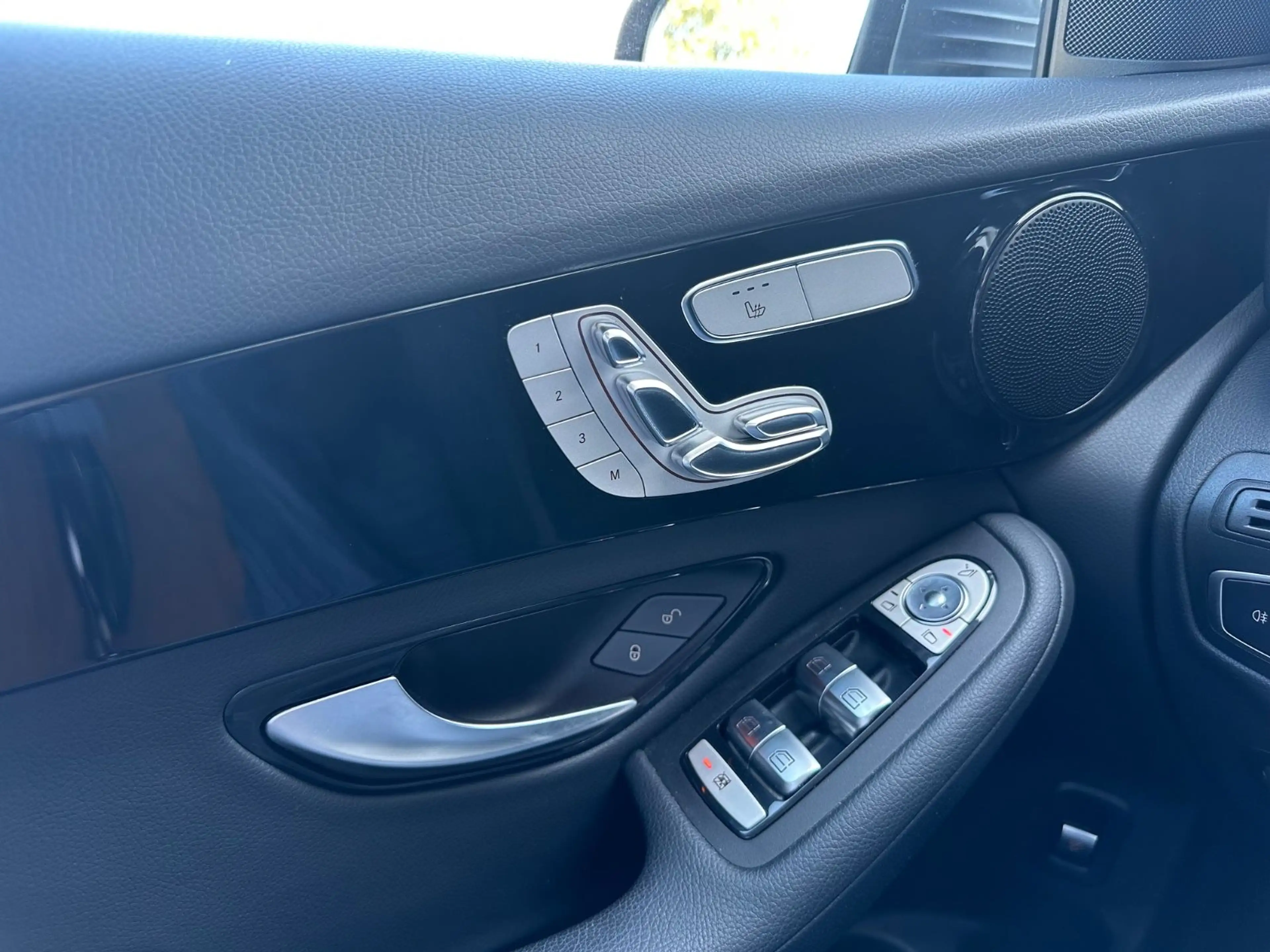 Mercedes-Benz GLC 300 de 4M Navi LED Kamera Memory — photo 13