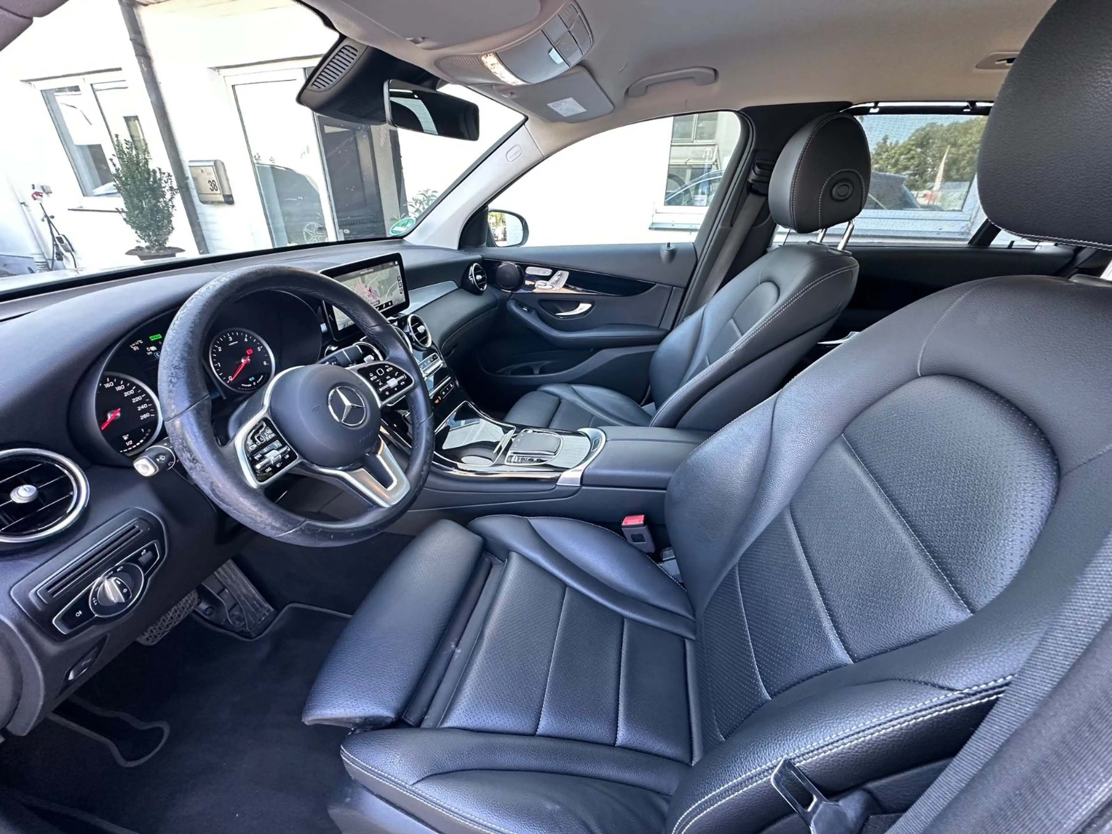 Mercedes-Benz GLC 300 de 4M Navi LED Kamera Memory — photo 7