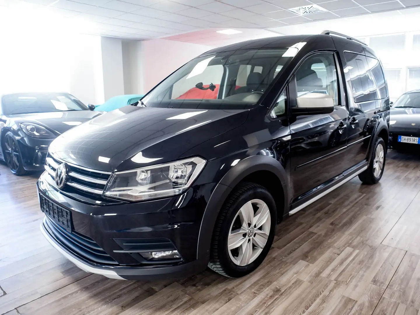 Volkswagen Caddy ALLTRACK DSG Noir - 2