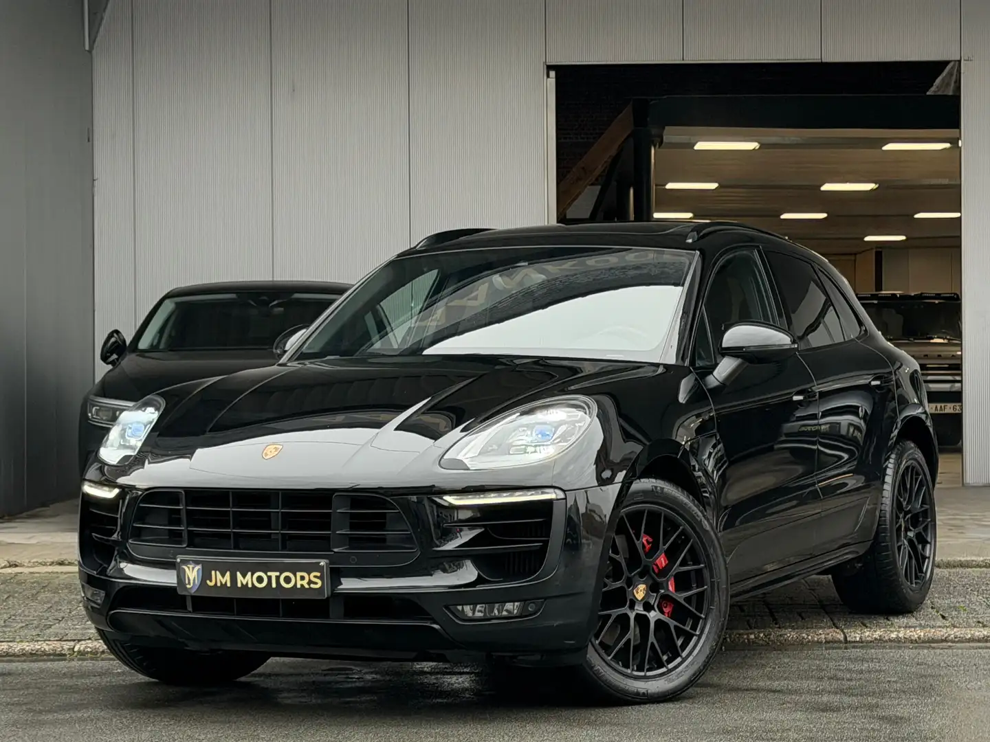 Porsche Macan GTS PDK • 3.0 V6 • Panodak • BOSE Schwarz - 1