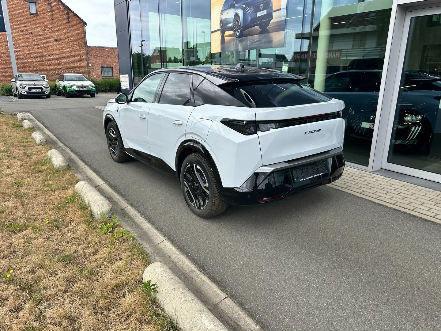 Peugeot 3008 e-3008 73 kWh GT Blanc - 2