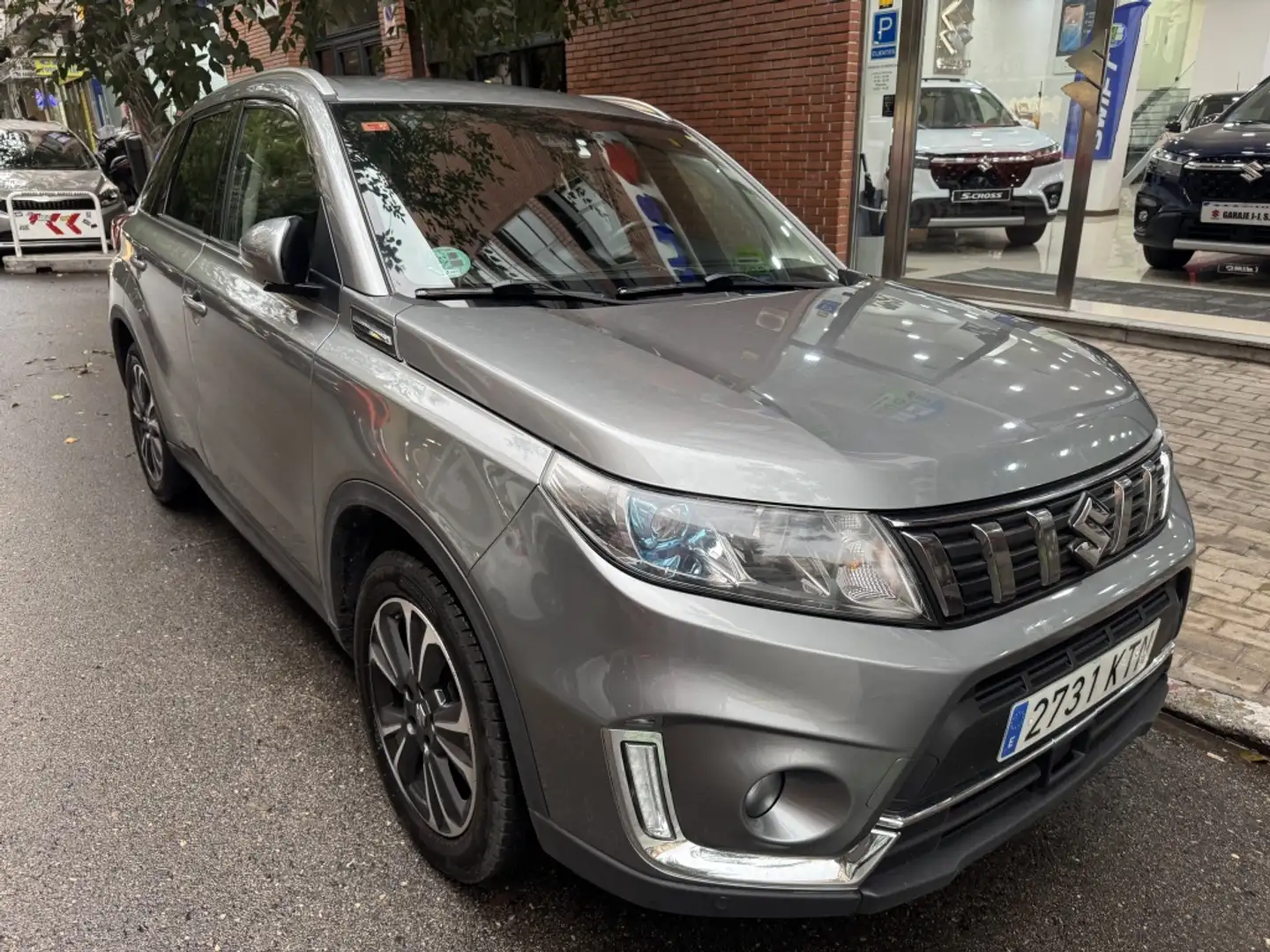 Suzuki Vitara 1.4T GLX 4WD Gris - 2