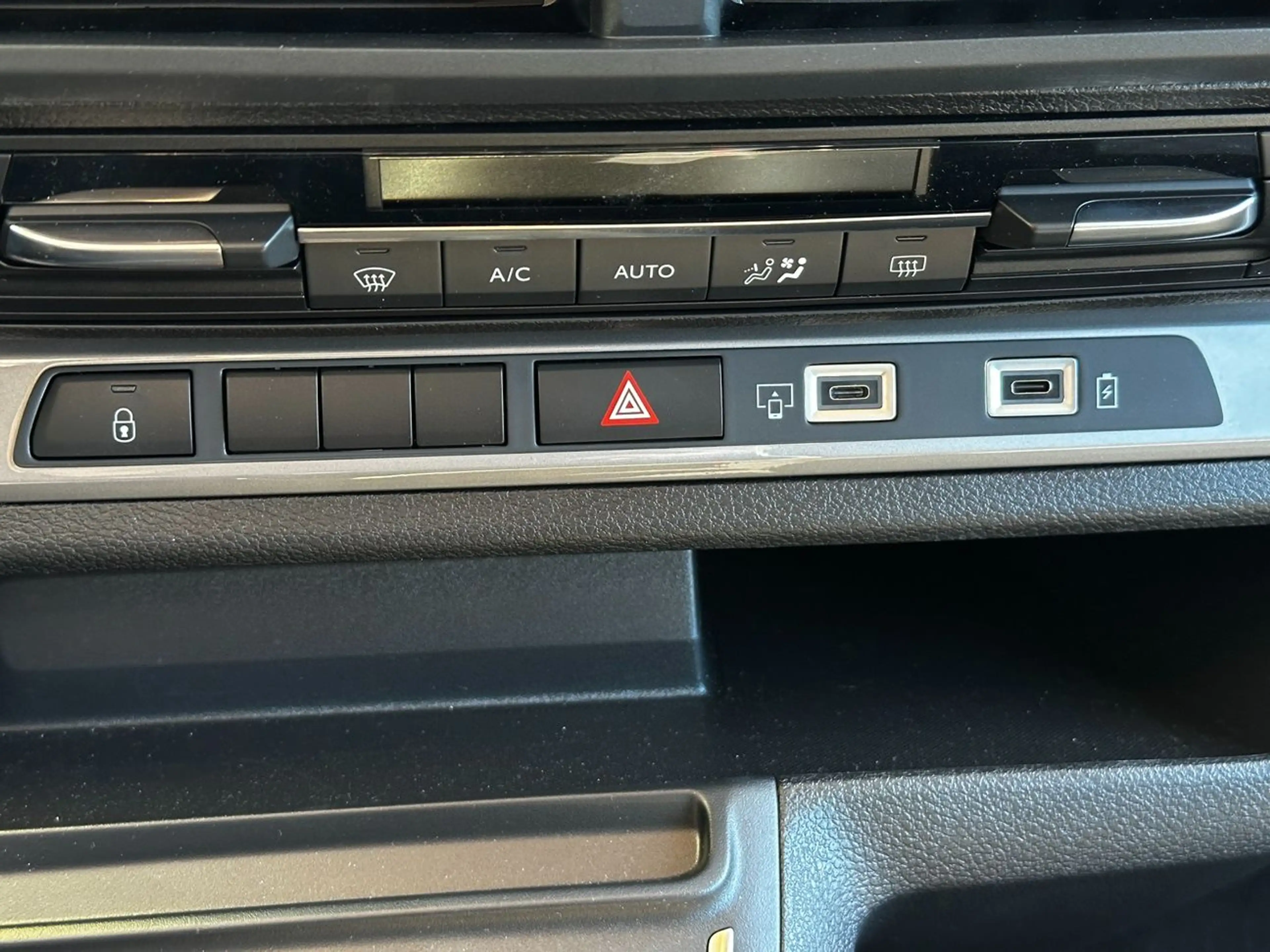 Opel Zafira Life 2.2 Diesel Edition #AHK#Kamera#NAVI# — photo 27