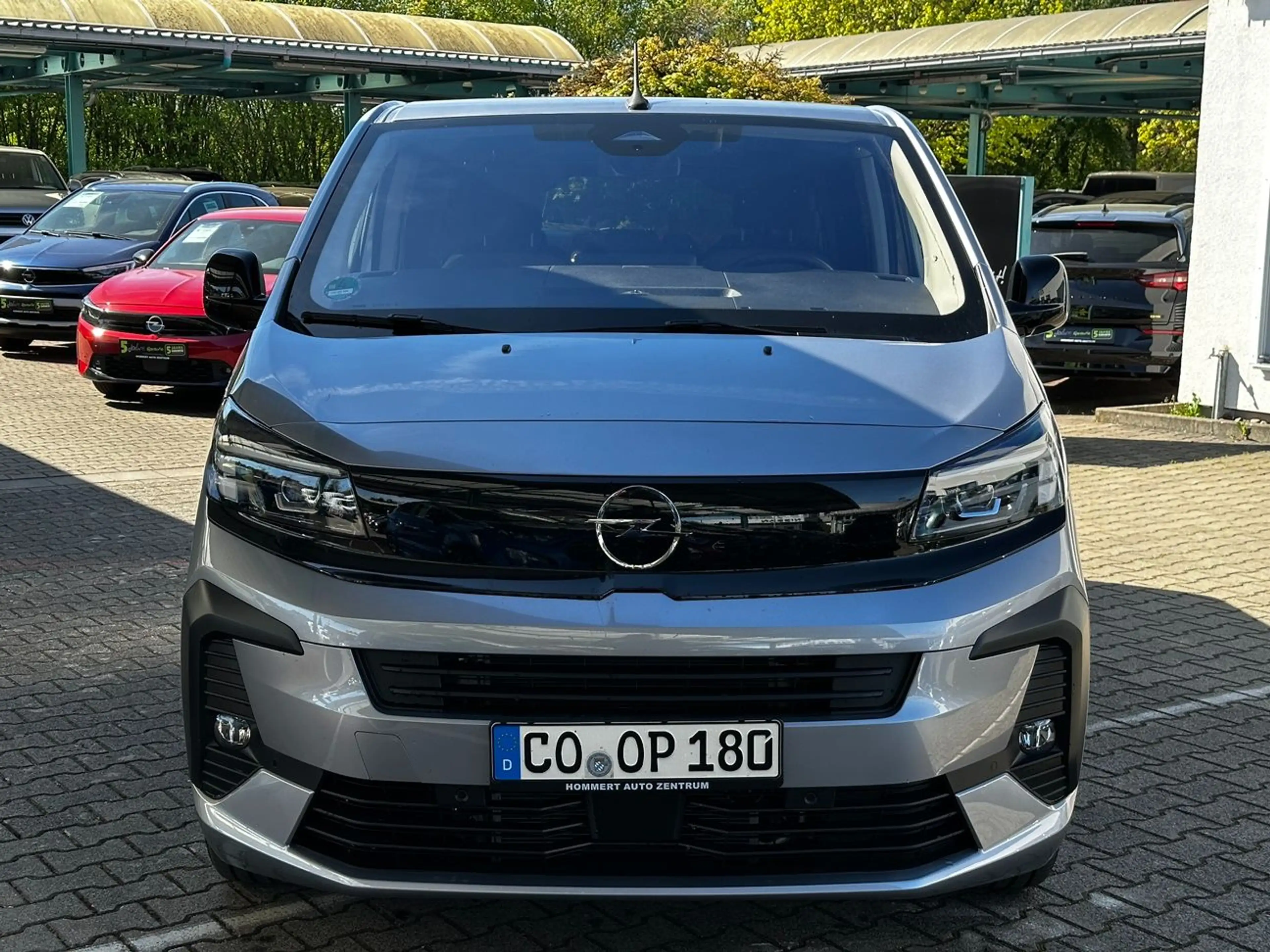 Opel Zafira Life 2.2 Diesel Edition #AHK#Kamera#NAVI# — photo 3