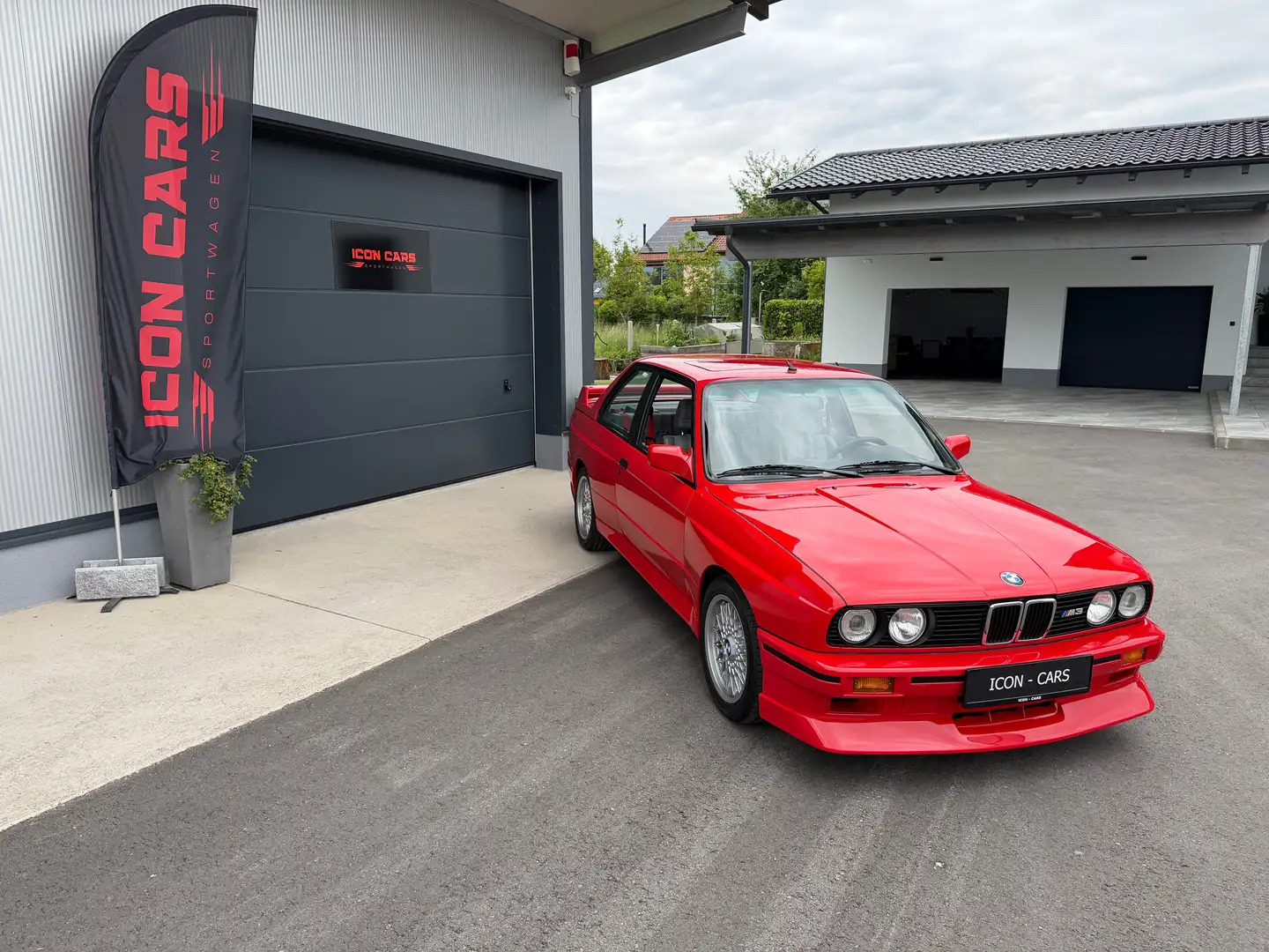 BMW M3 M3 E30 Evolution Rot - 2