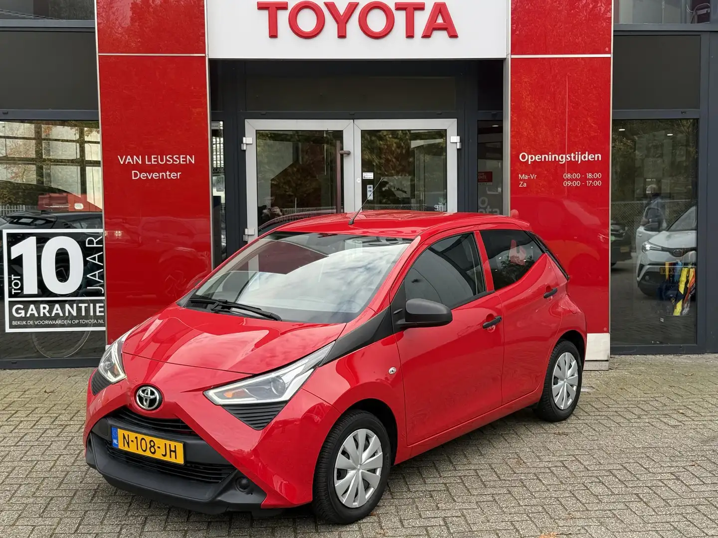 Toyota Aygo X X-FUN 5-DEURS NL-AUTO AIRCO CENTRALE-DEURVERGRENDE Rouge - 1
