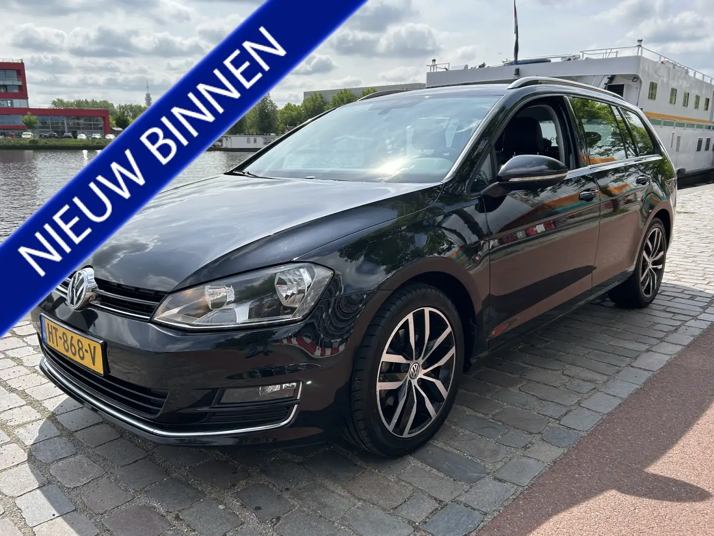Volkswagen Golf Variant 1.4 TSI Business Edition Connected automaat airco/ Zwart - 1