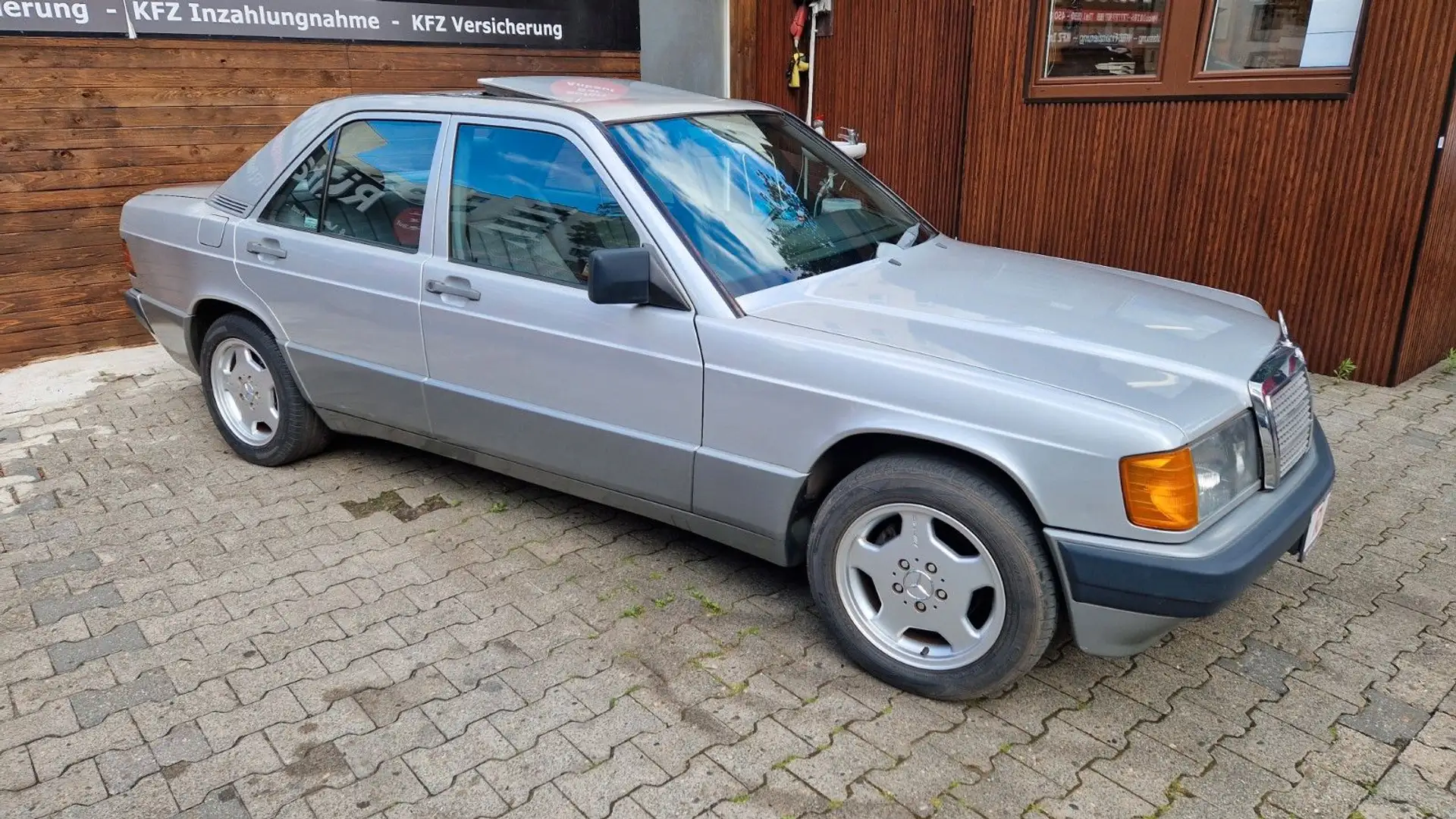 Mercedes-Benz 190 Automatik, H-Kennzeichen, Tüv Neu Gris - 2