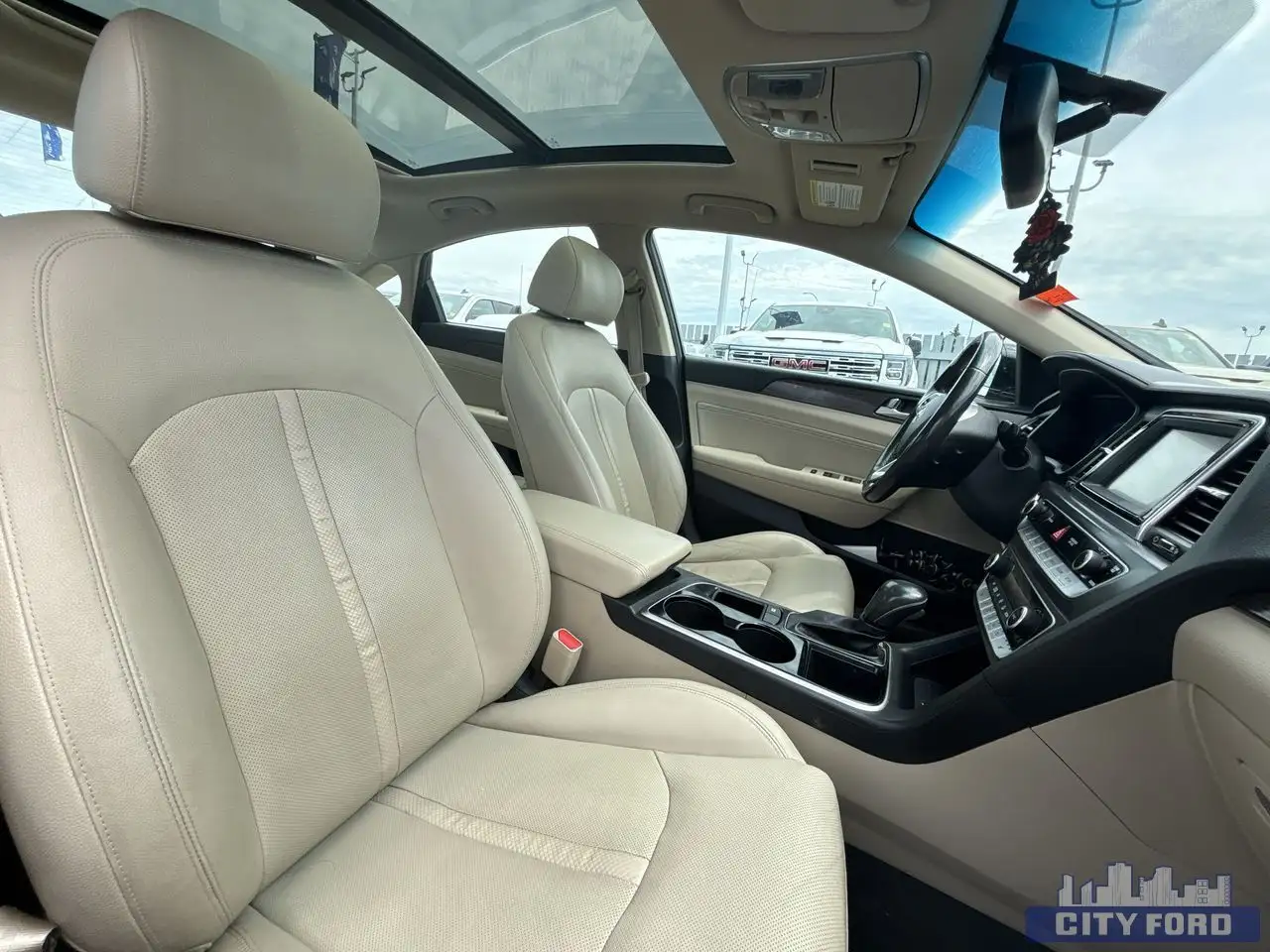 Hyundai SONATA снимка Hyundai SONATA
