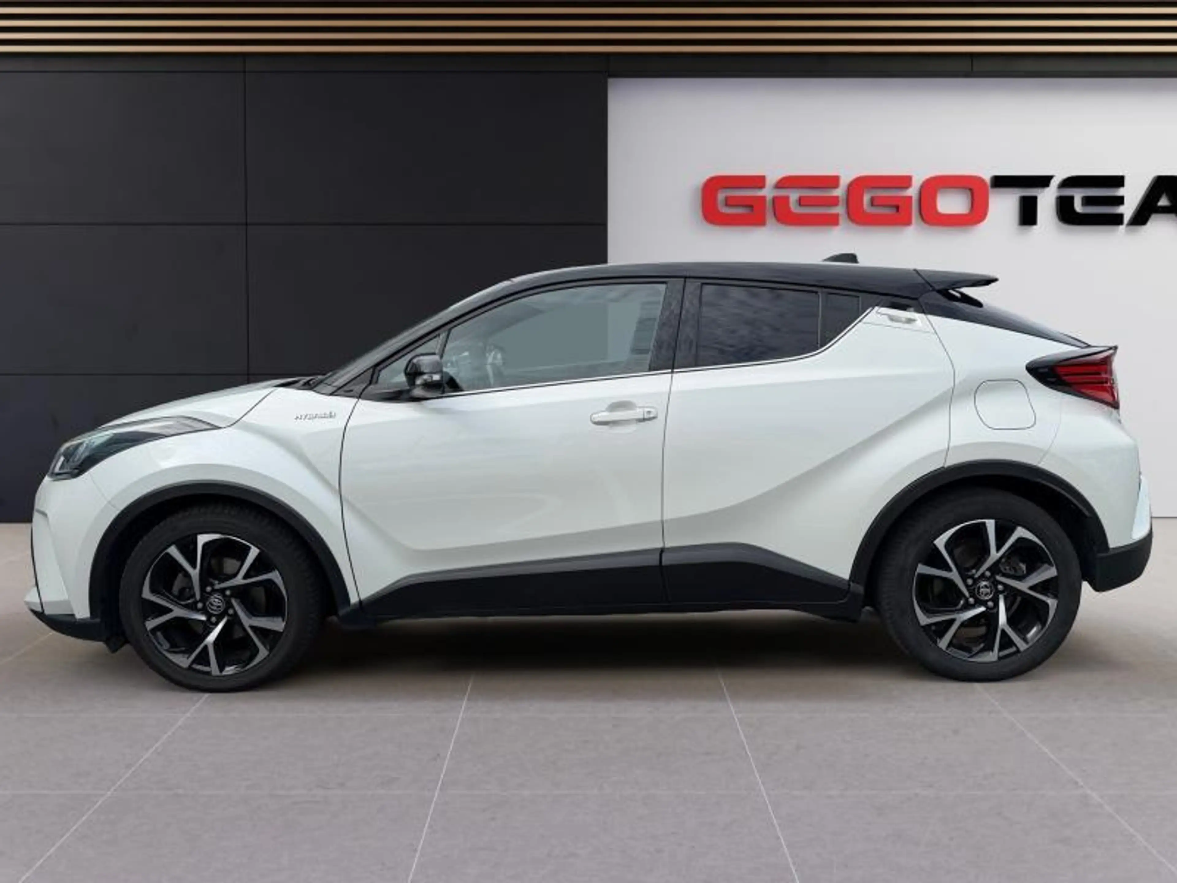 Toyota C-HR C-LUB BI-TONE — photo 3